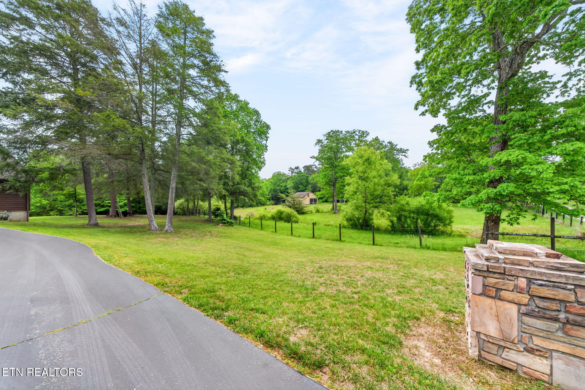 25 Old Kentucky Stock Road Crossville TN 38571