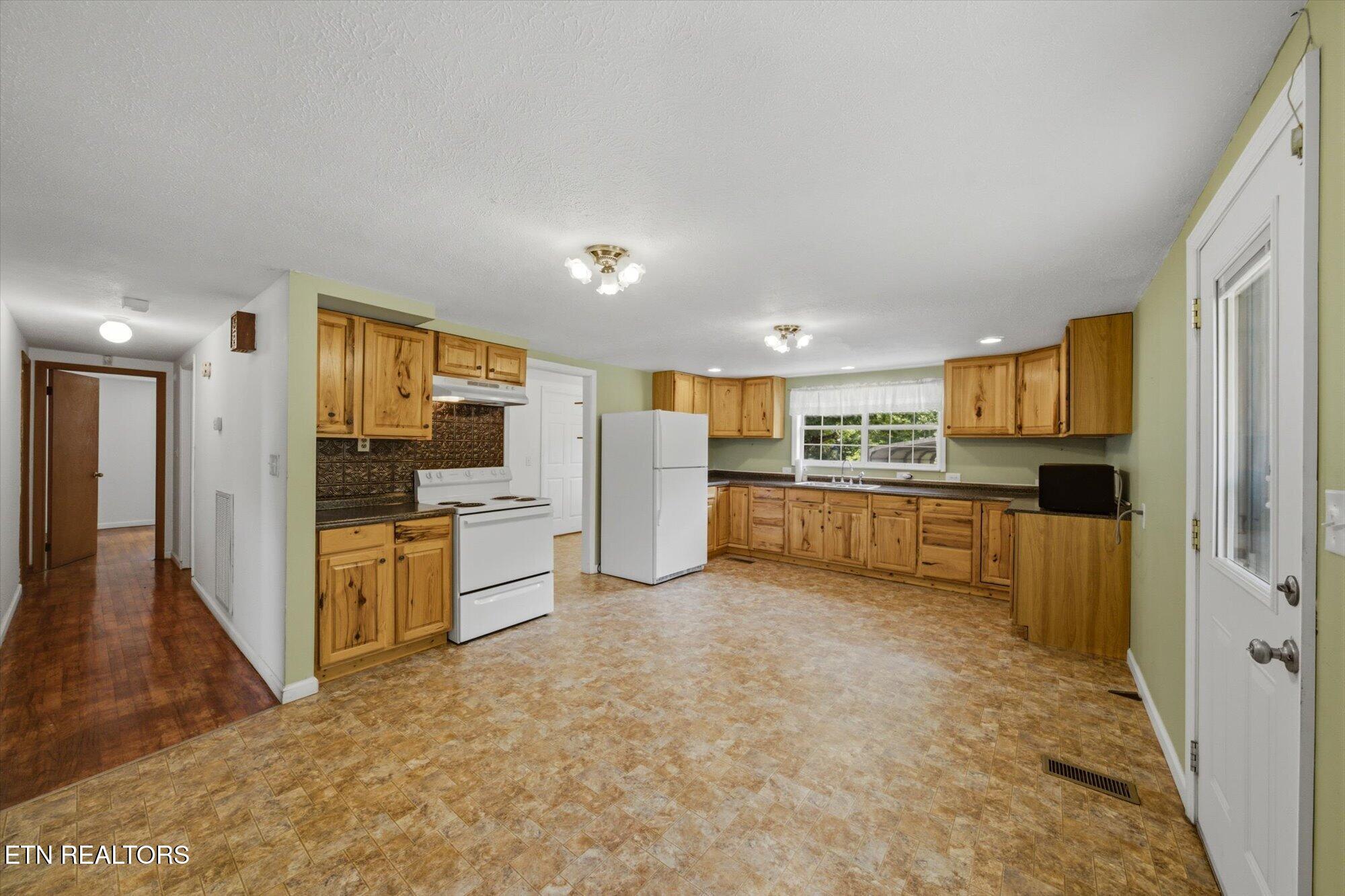 3317 Pink Hatcher Lane Louisville TN 37777