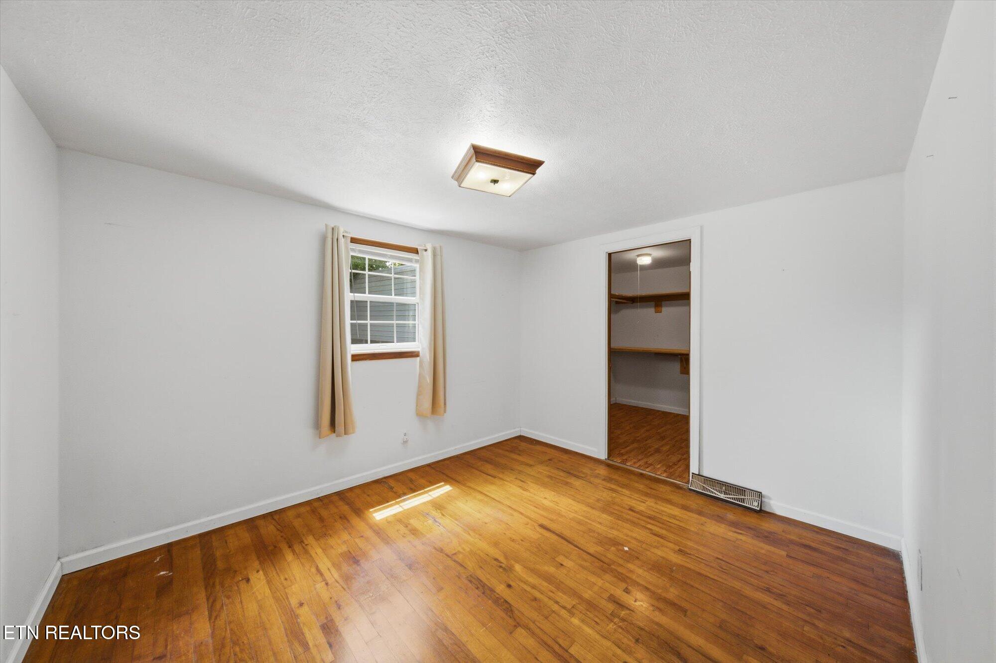 3317 Pink Hatcher Lane Louisville TN 37777