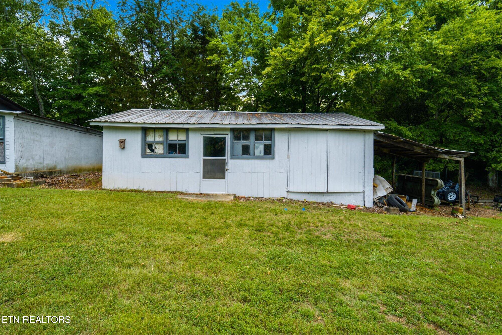 3317 Pink Hatcher Lane Louisville TN 37777