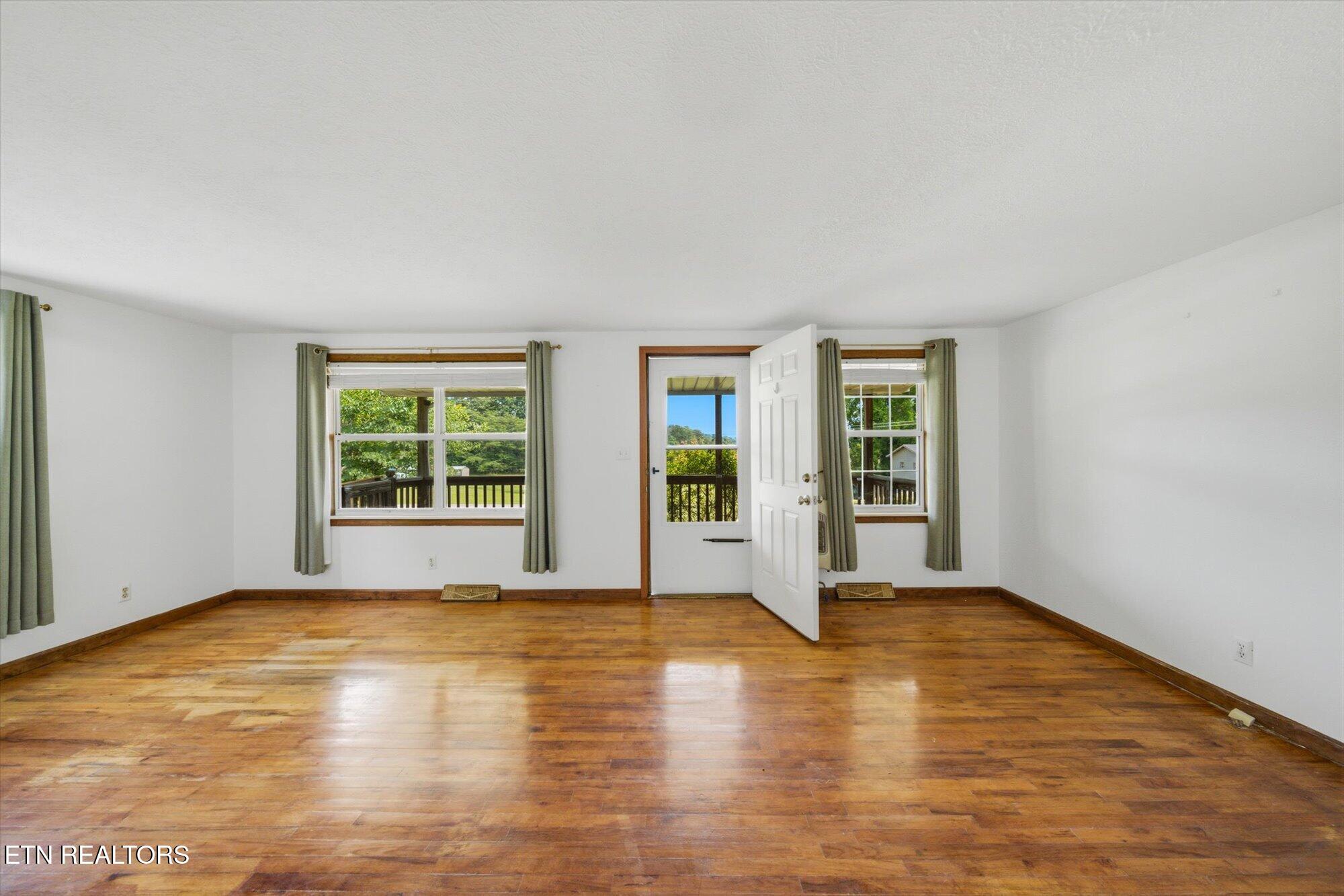 3317 Pink Hatcher Lane Louisville TN 37777