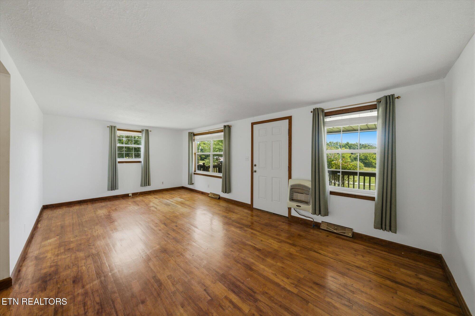 3317 Pink Hatcher Lane Louisville TN 37777