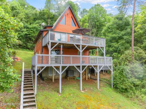 180 Flat Hollow Marina Road Speedwell TN 37870