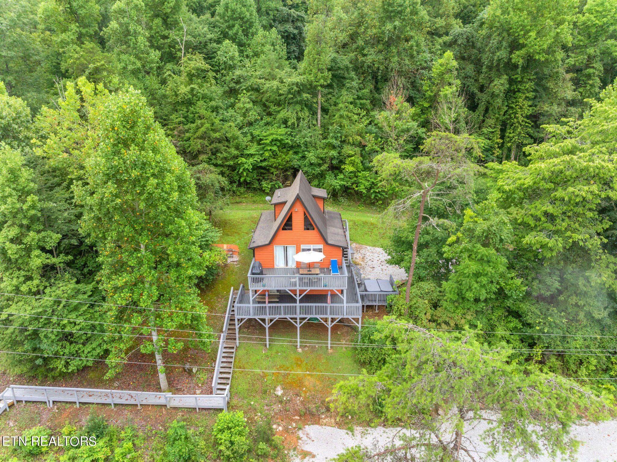 180 Flat Hollow Marina Road Speedwell TN 37870