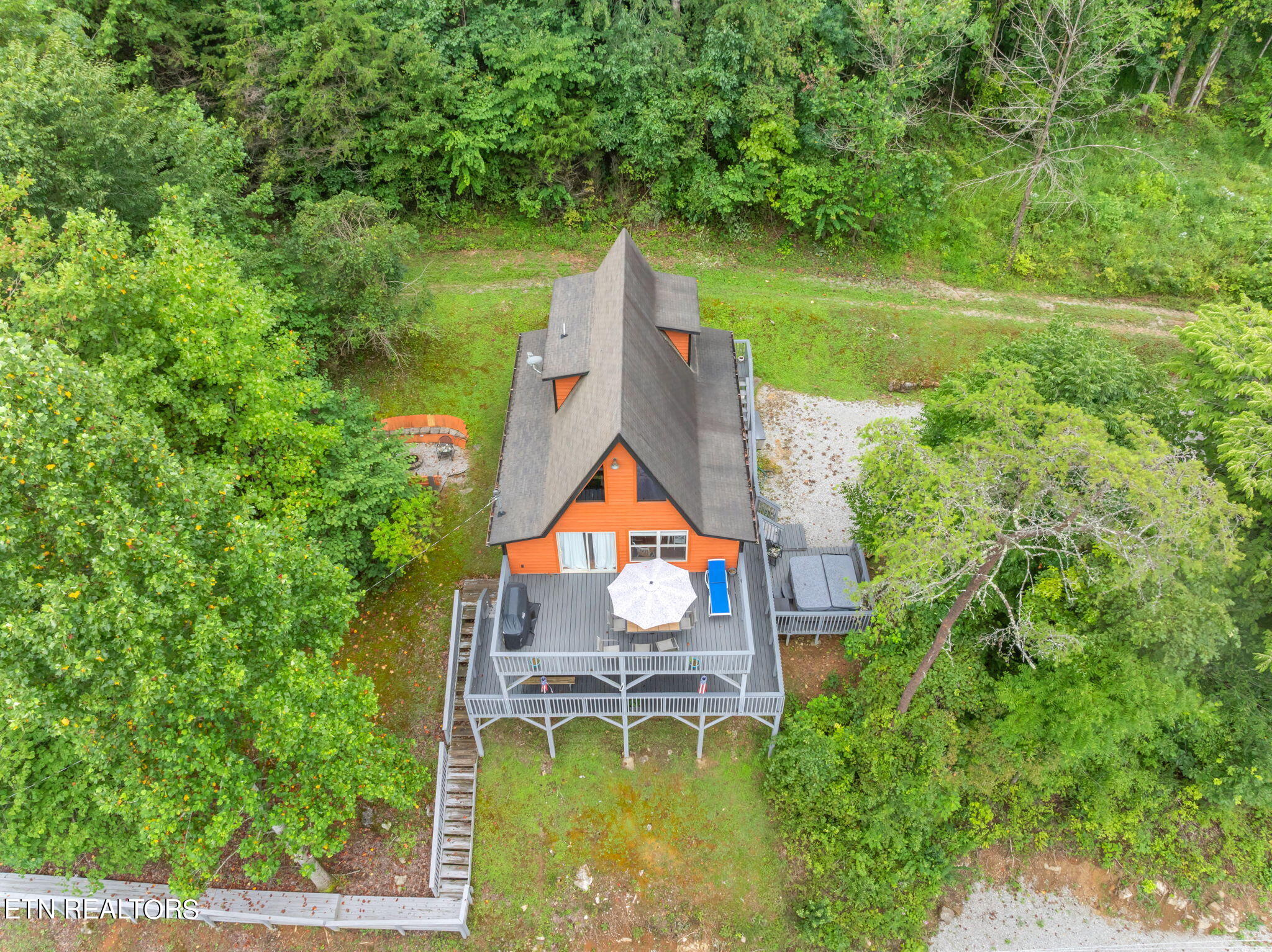 180 Flat Hollow Marina Road Speedwell TN 37870