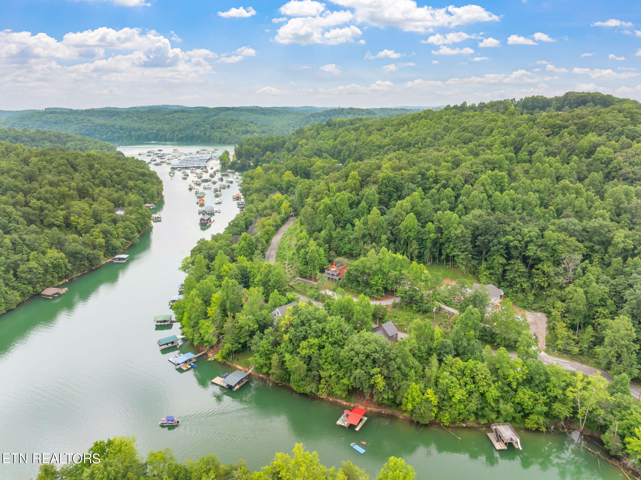 180 Flat Hollow Marina Road Speedwell TN 37870