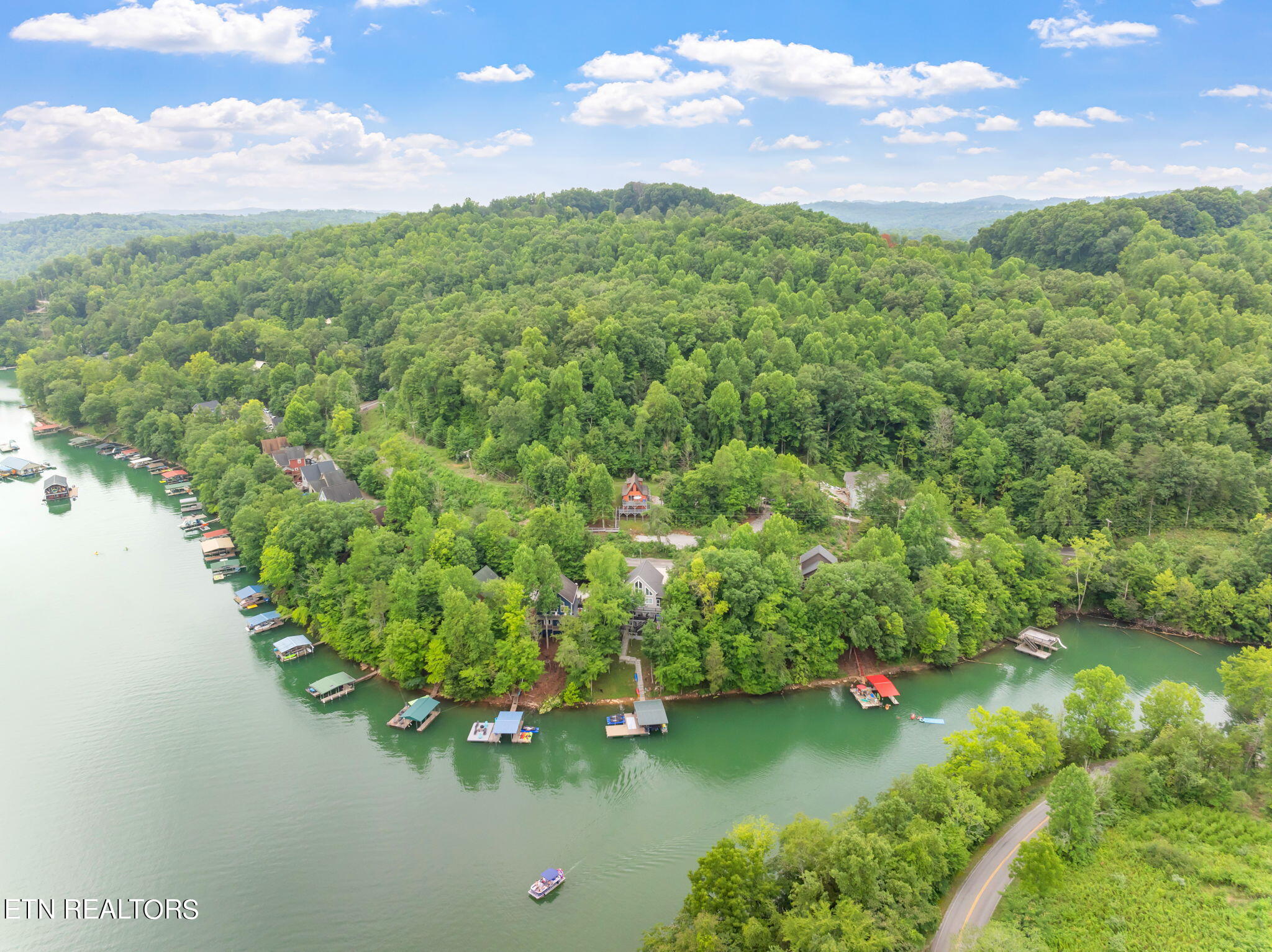 180 Flat Hollow Marina Road Speedwell TN 37870