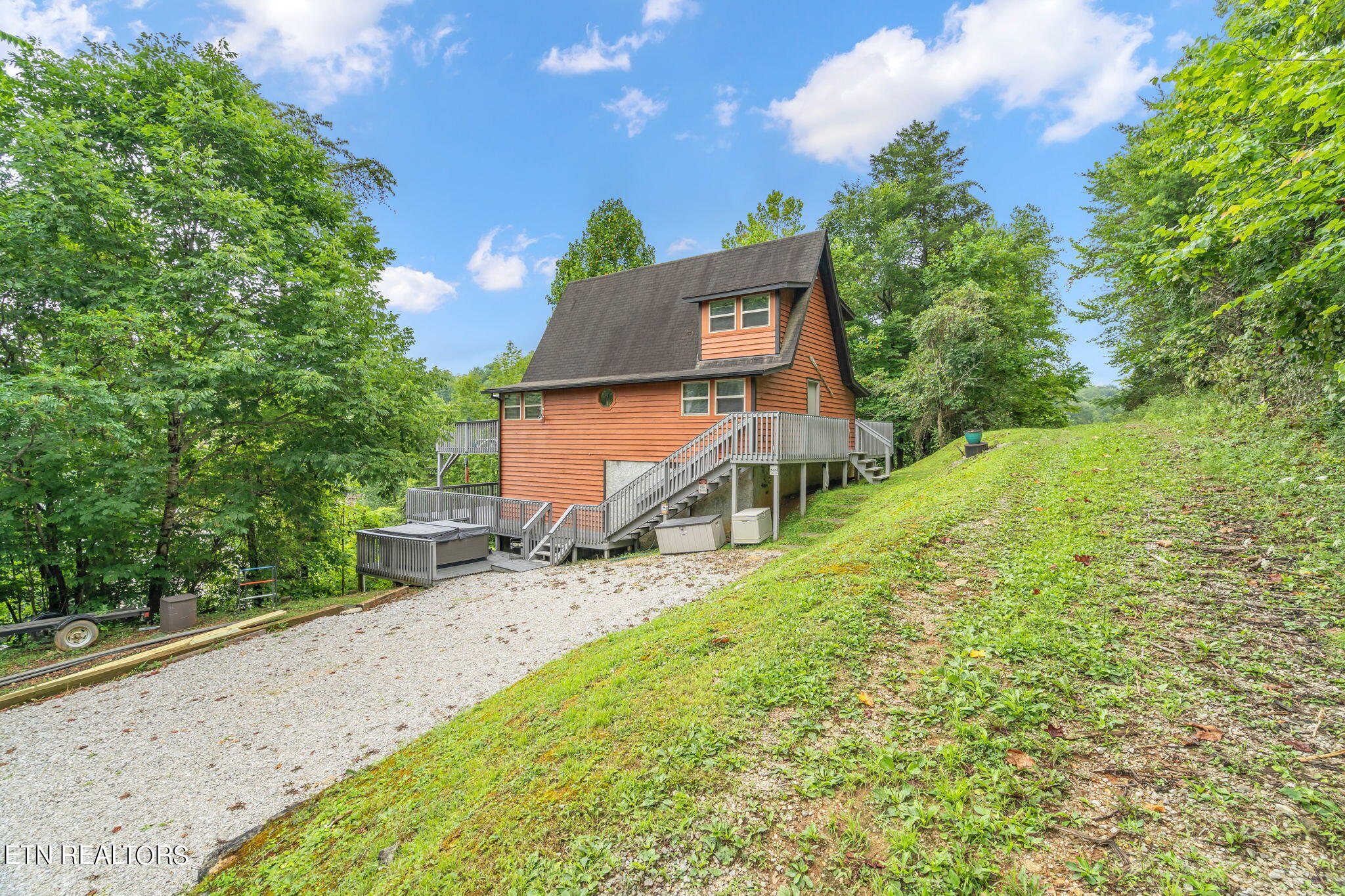 180 Flat Hollow Marina Road Speedwell TN 37870