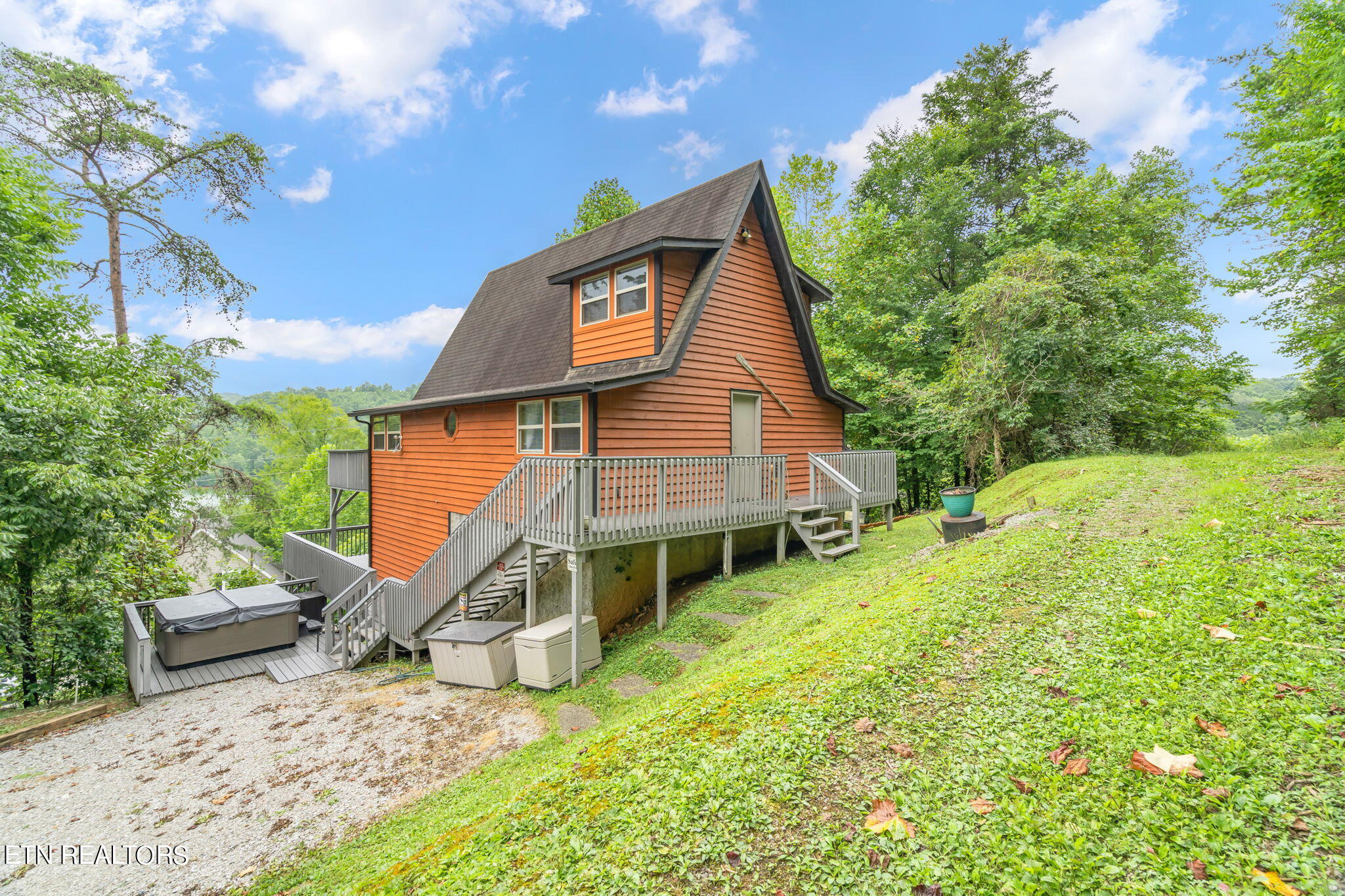 180 Flat Hollow Marina Road Speedwell TN 37870