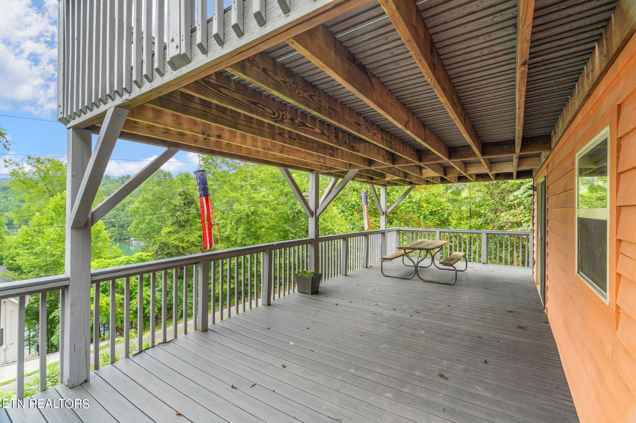 180 Flat Hollow Marina Road Speedwell TN 37870