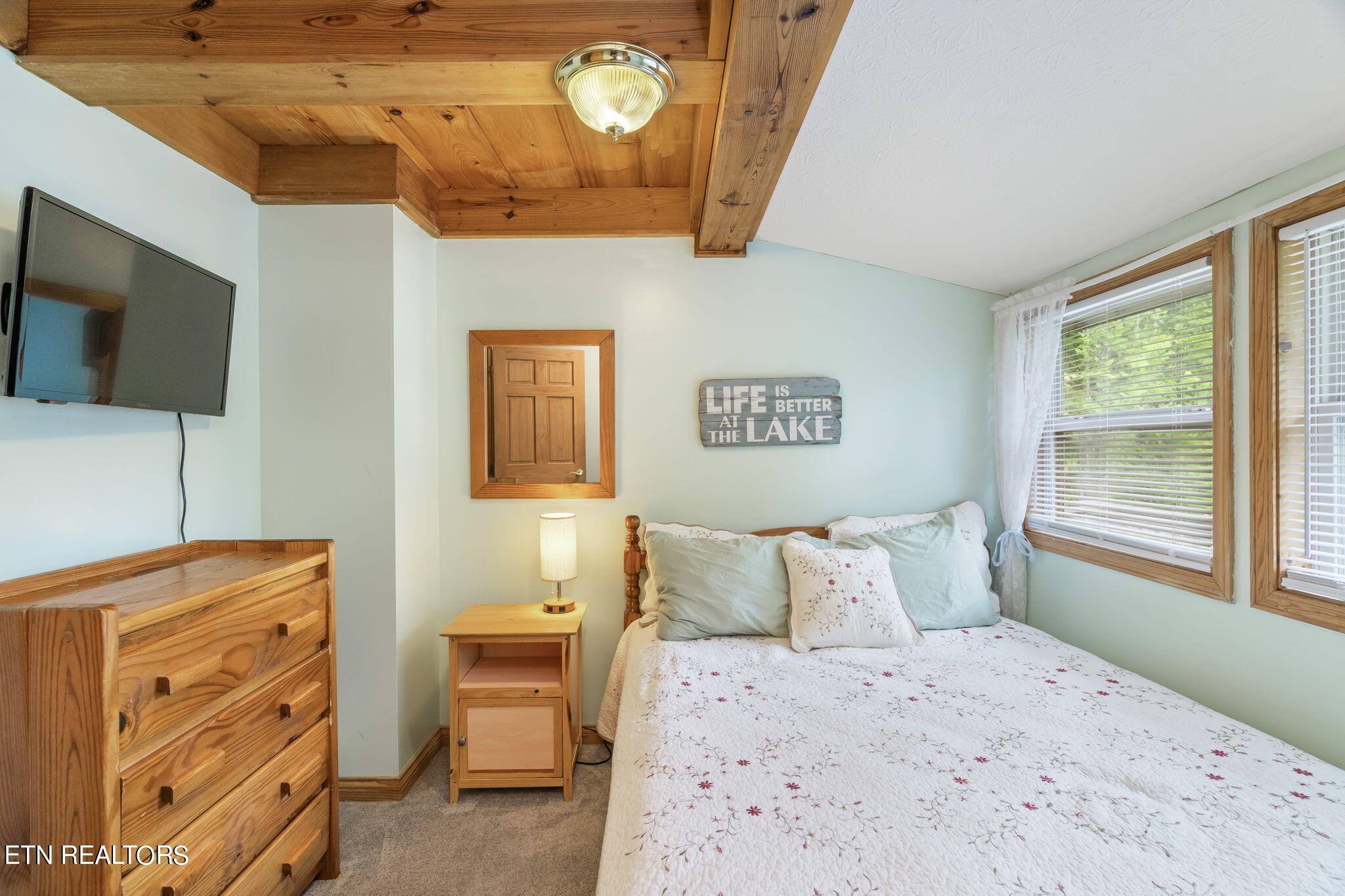 180 Flat Hollow Marina Road Speedwell TN 37870
