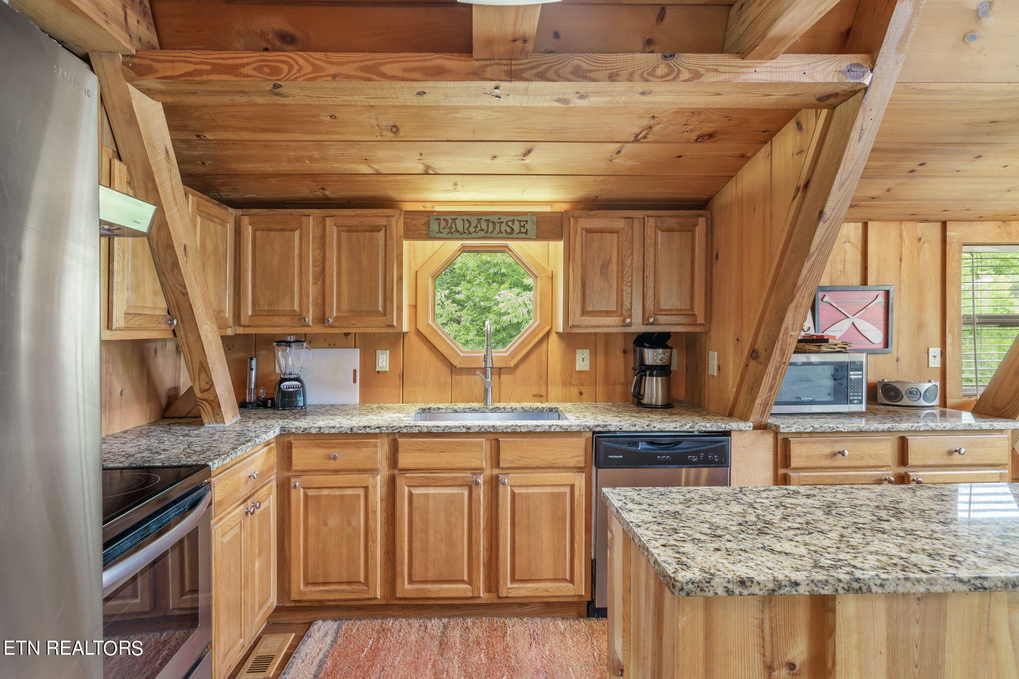 180 Flat Hollow Marina Road Speedwell TN 37870