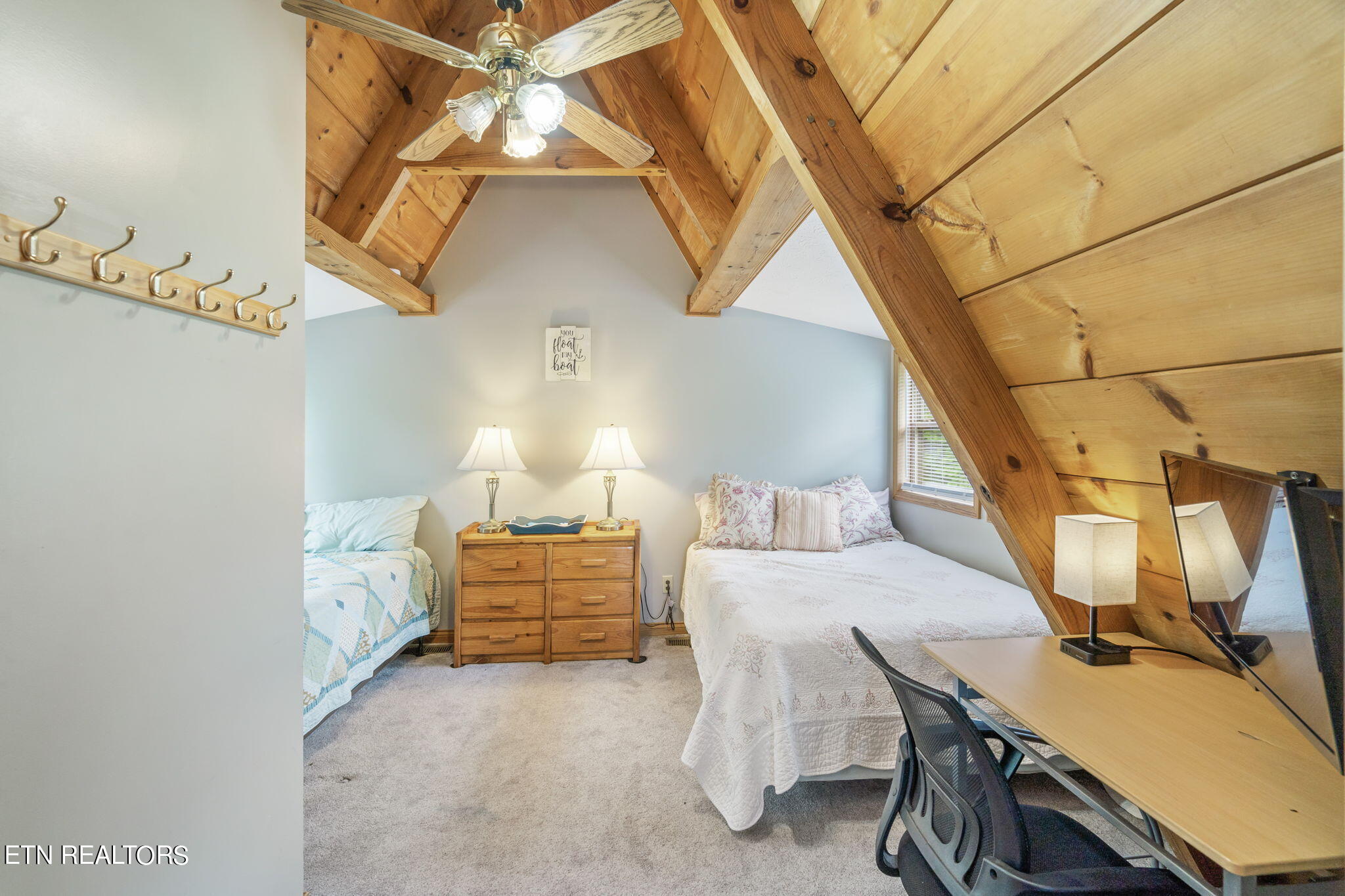180 Flat Hollow Marina Road Speedwell TN 37870