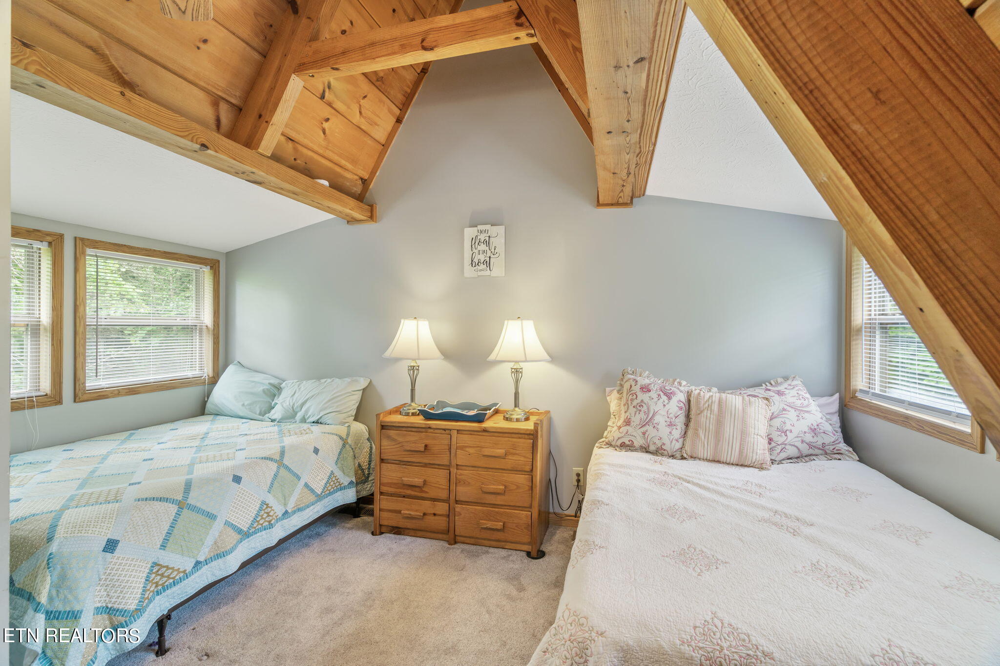 180 Flat Hollow Marina Road Speedwell TN 37870