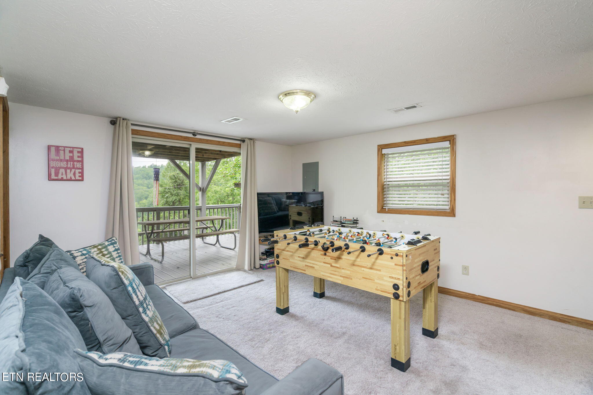 180 Flat Hollow Marina Road Speedwell TN 37870