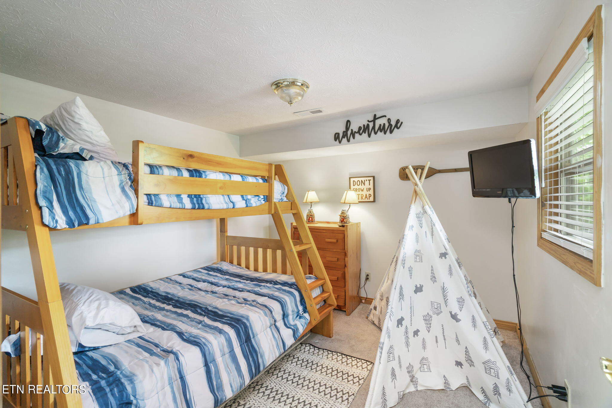 180 Flat Hollow Marina Road Speedwell TN 37870