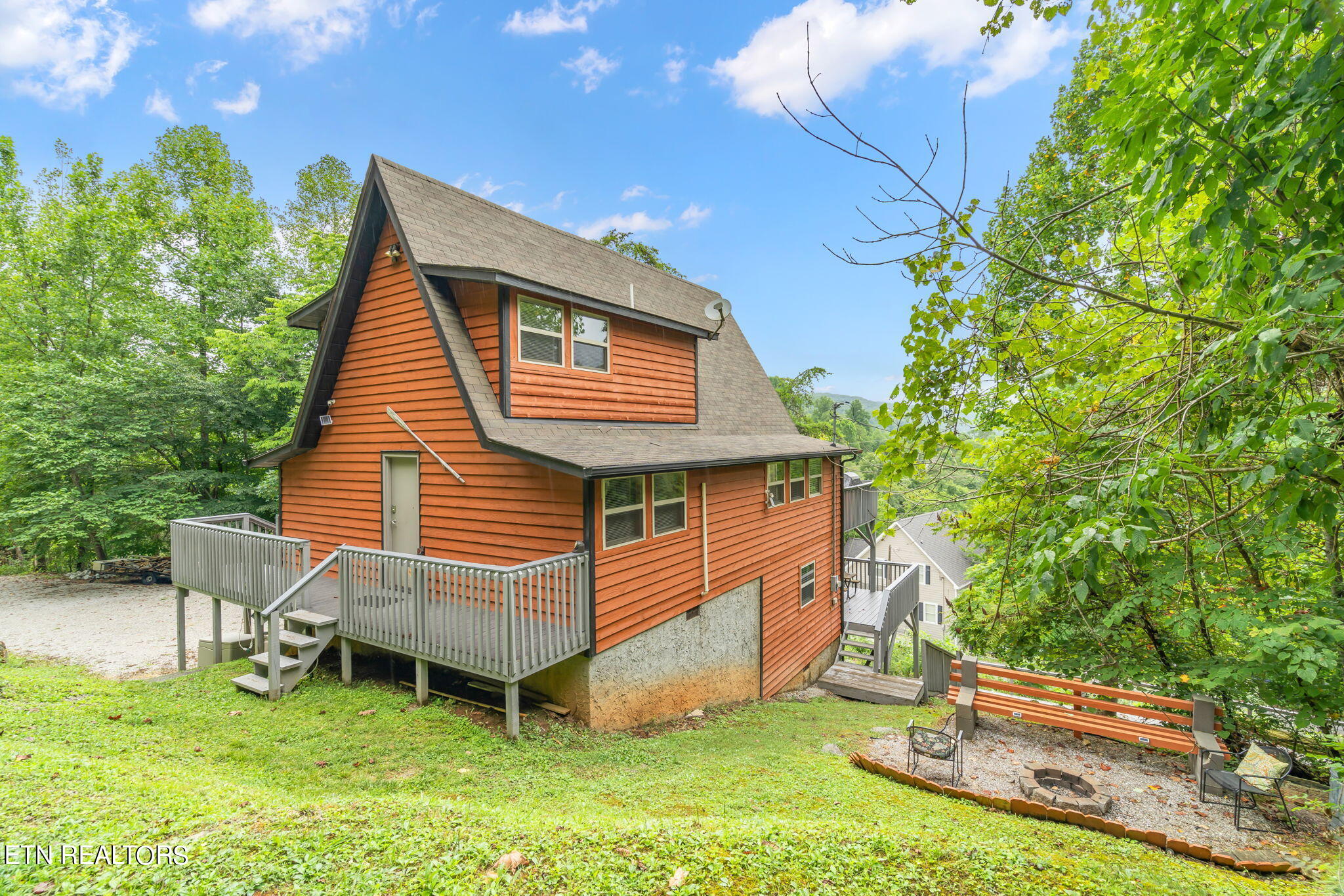 180 Flat Hollow Marina Road Speedwell TN 37870