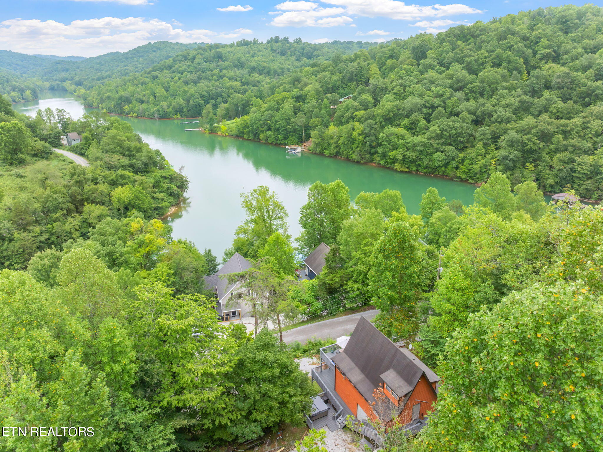 180 Flat Hollow Marina Road Speedwell TN 37870
