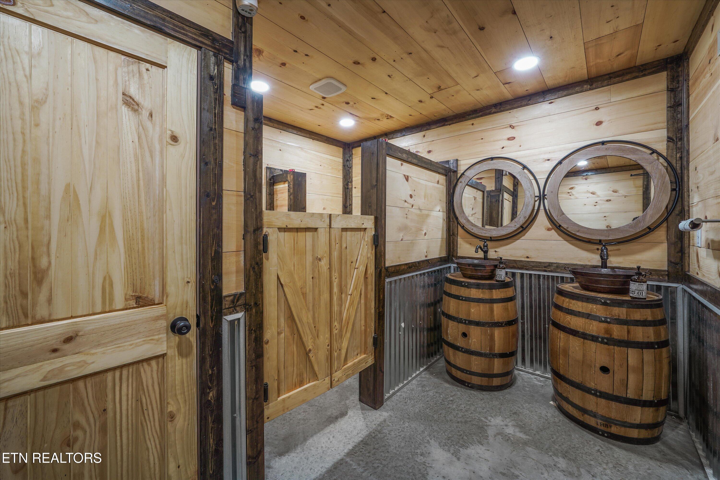 208 County Road 260 Niota TN 37826