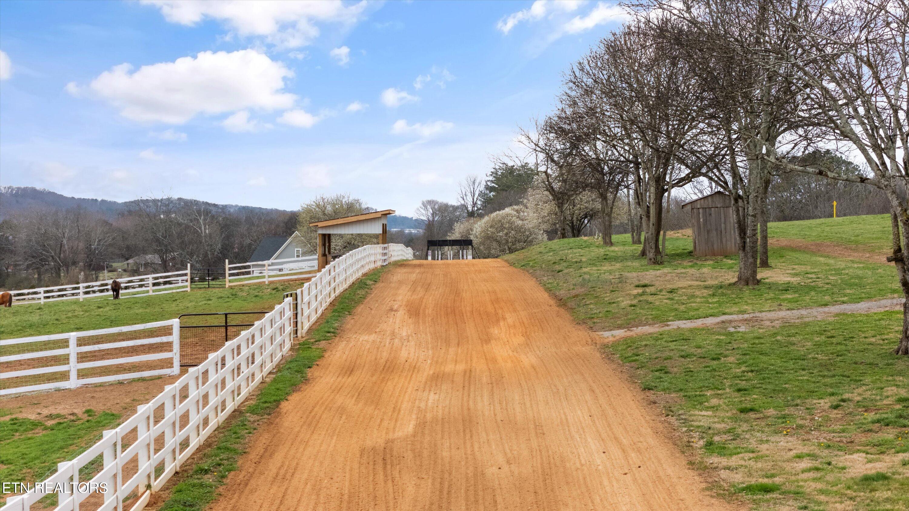 208 County Road 260 Niota TN 37826