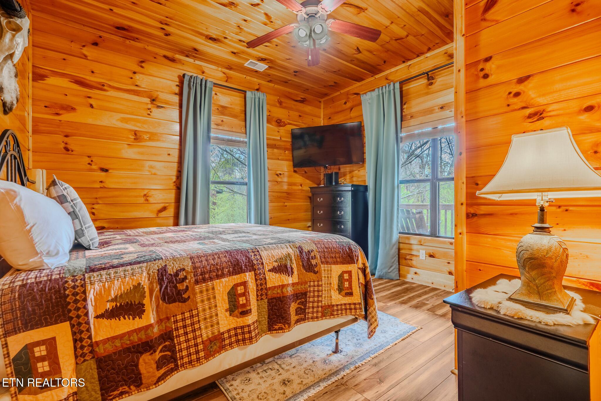 921 Mcmakin Way Pigeon Forge TN 37863