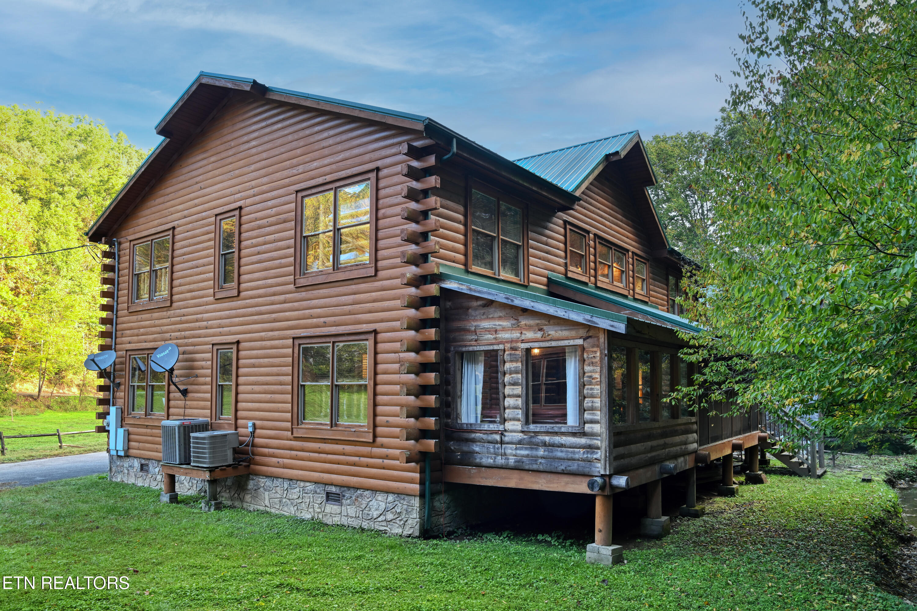 307 Caney Creek Road Pigeon Forge TN 37863