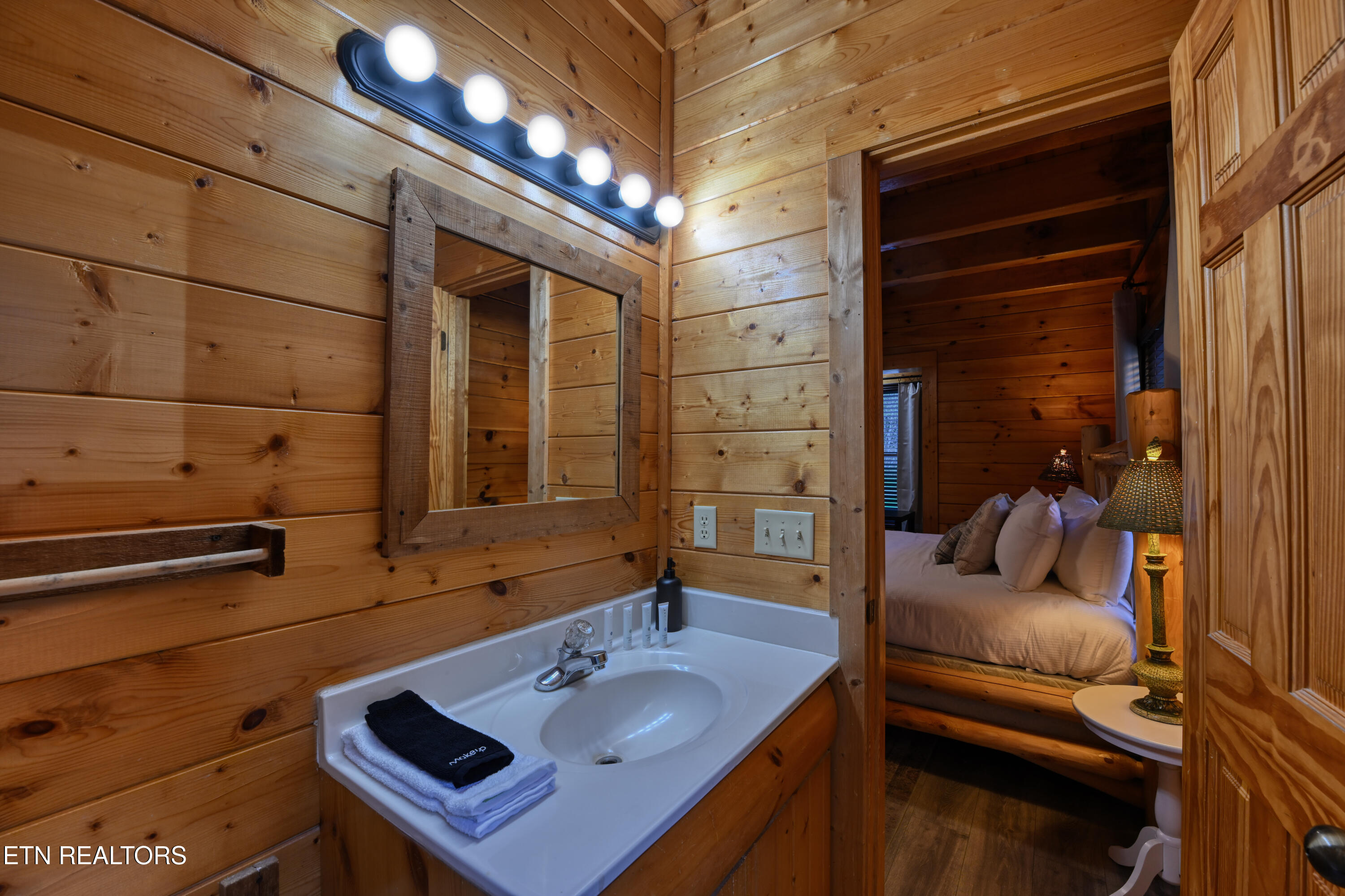 307 Caney Creek Road Pigeon Forge TN 37863