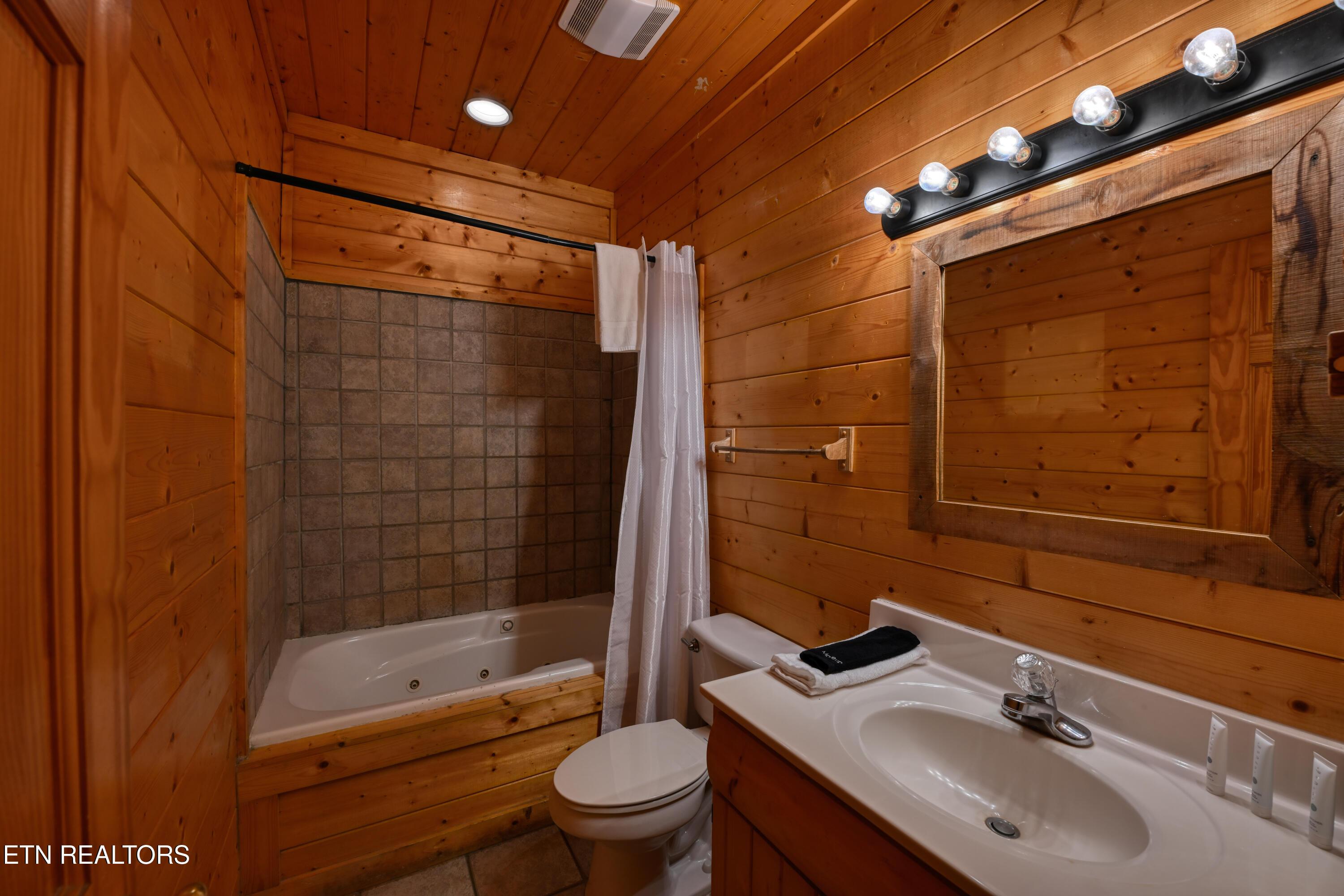 307 Caney Creek Road Pigeon Forge TN 37863