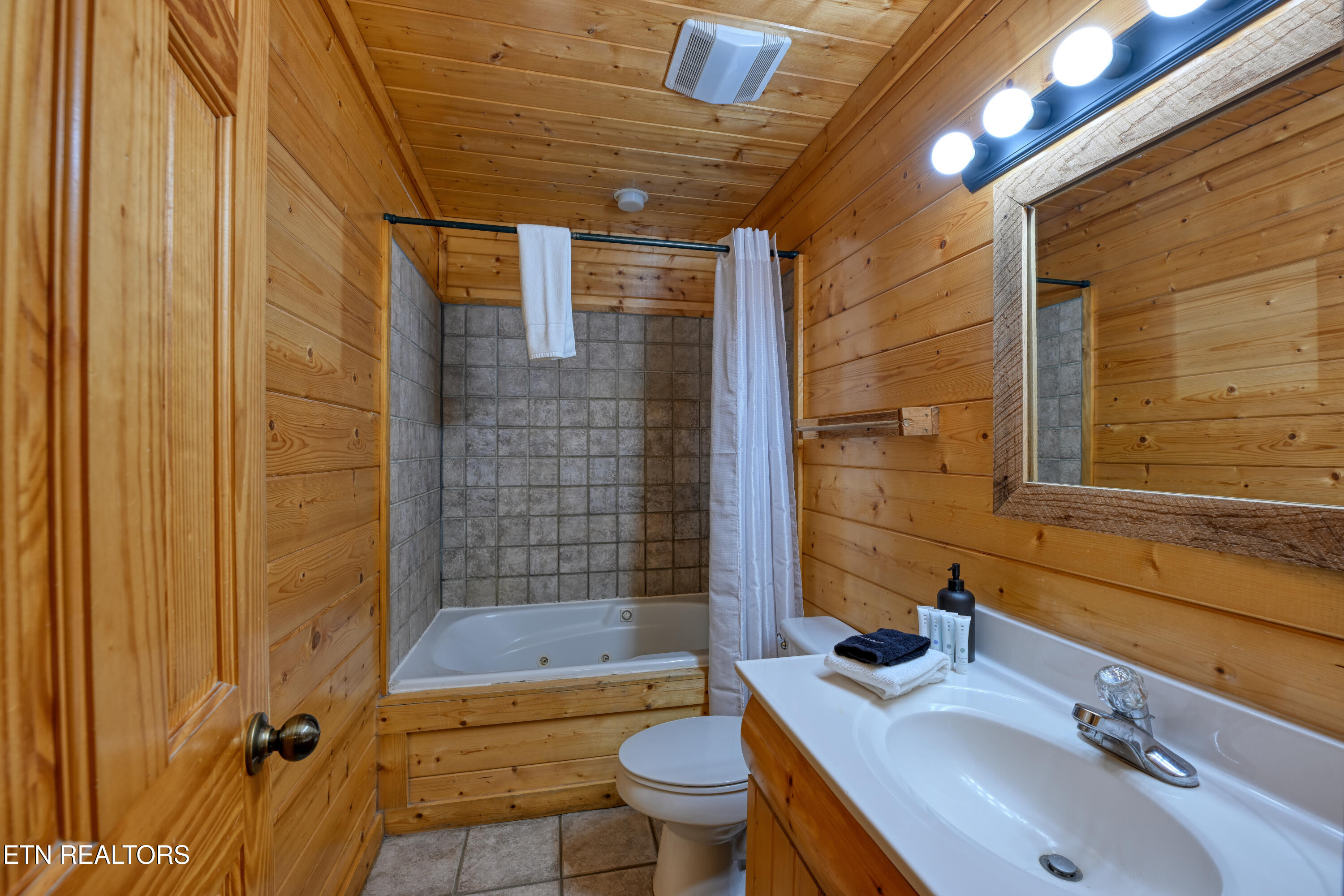 307 Caney Creek Road Pigeon Forge TN 37863