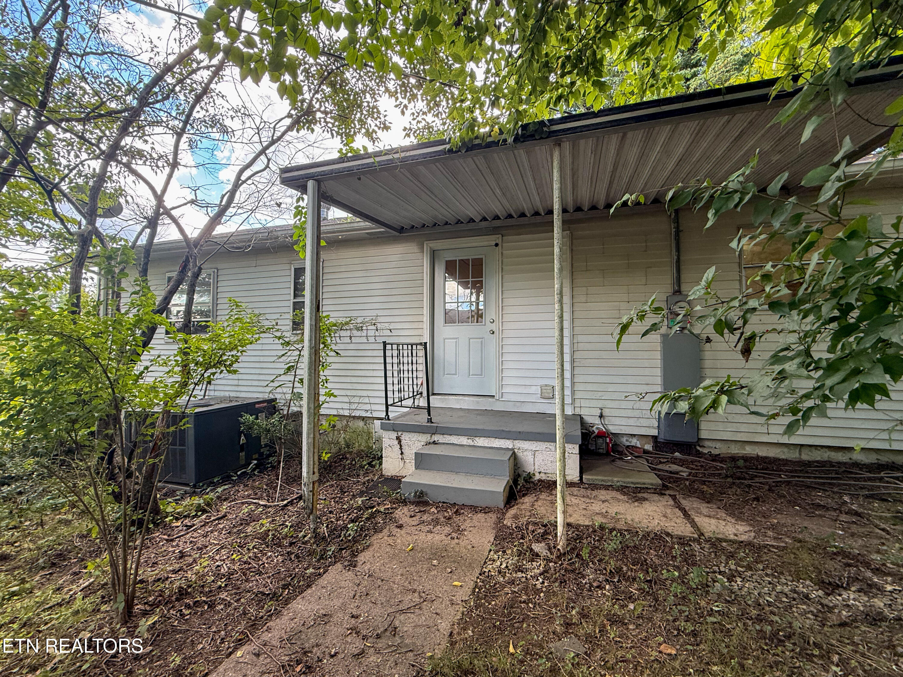 102 W Farragut Road Oak Ridge TN 37830