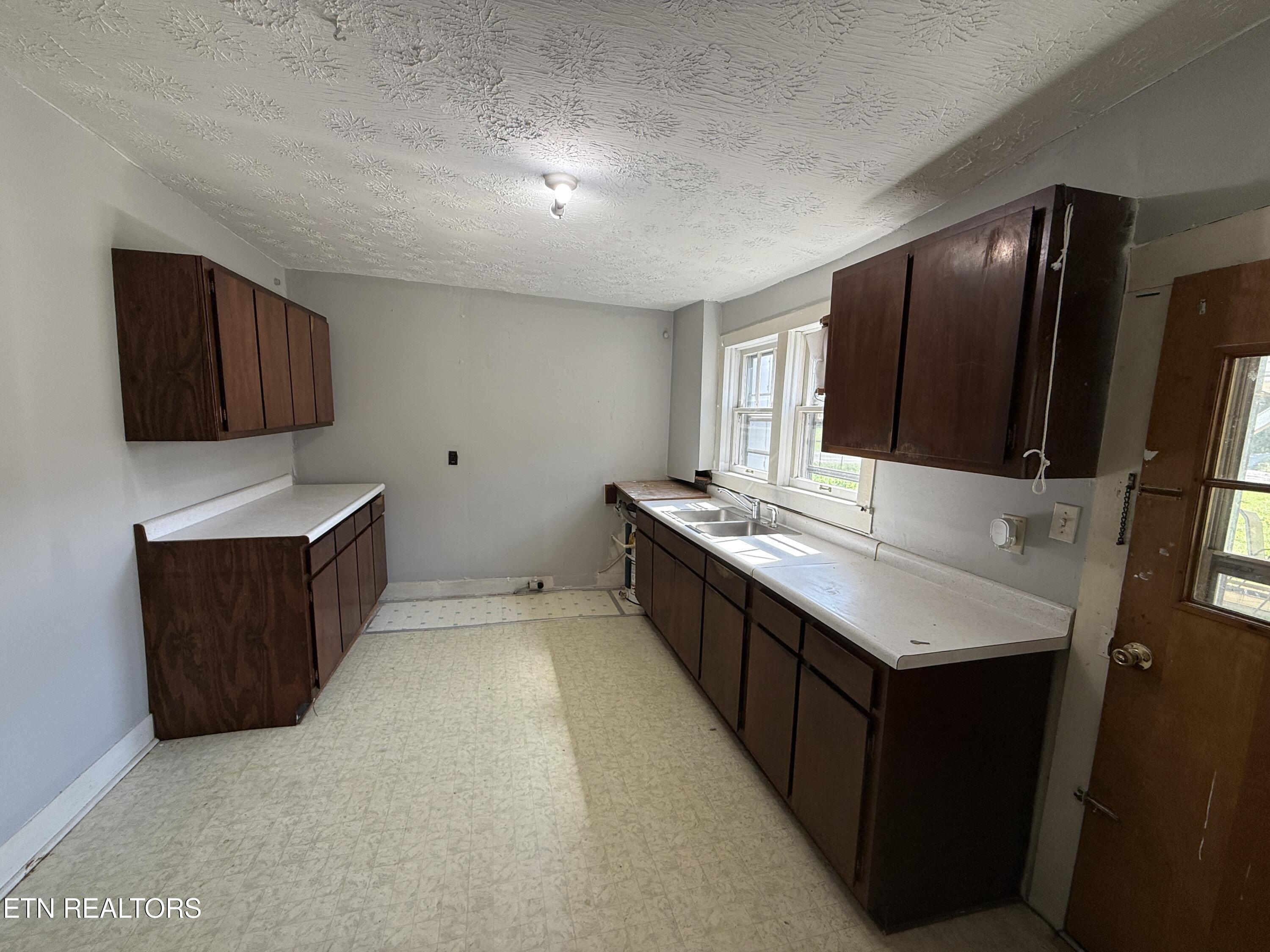 329 Willow Lane Rocky Top TN 37769