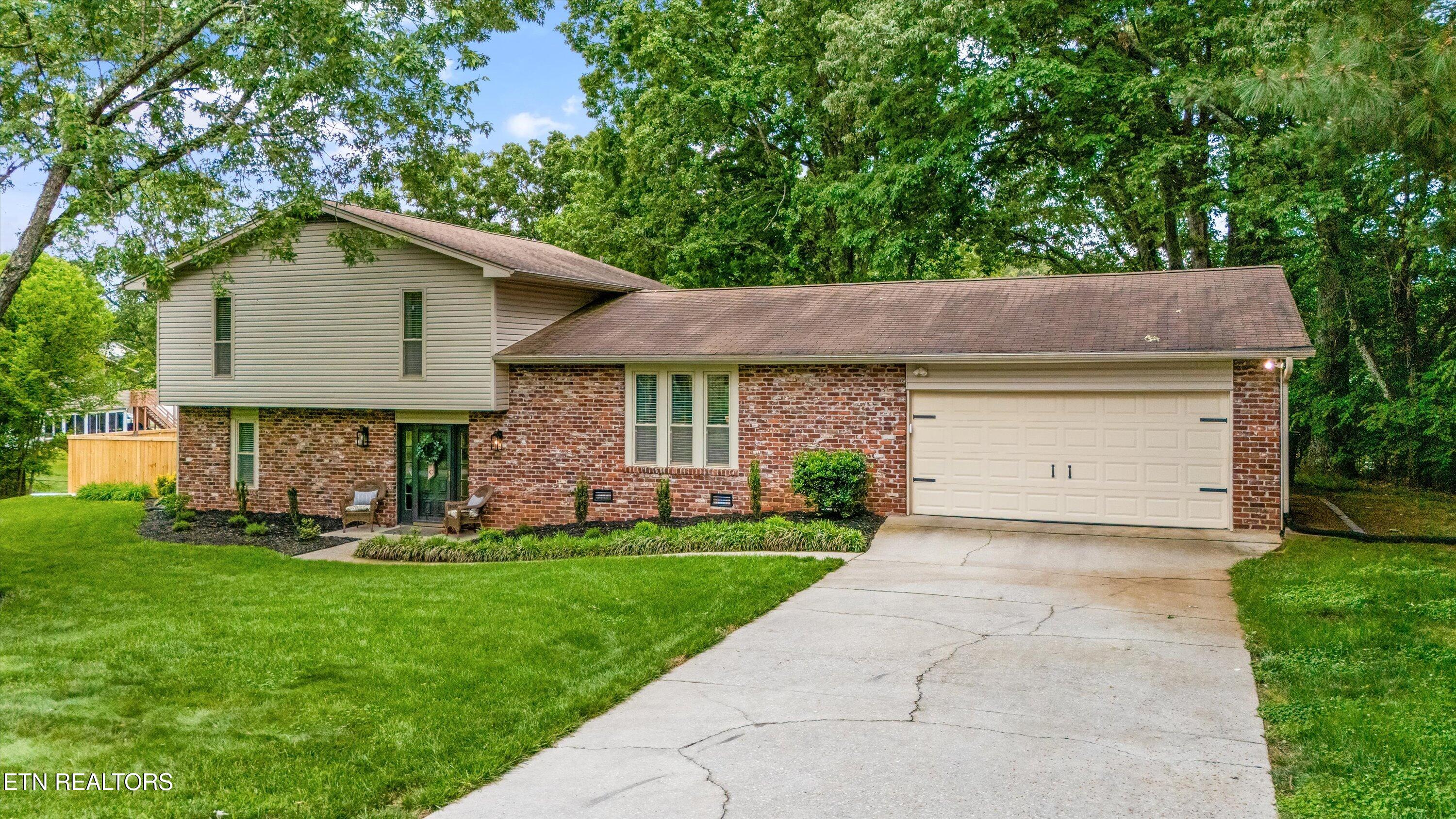 8804 Holles Lane Knoxville TN 37922