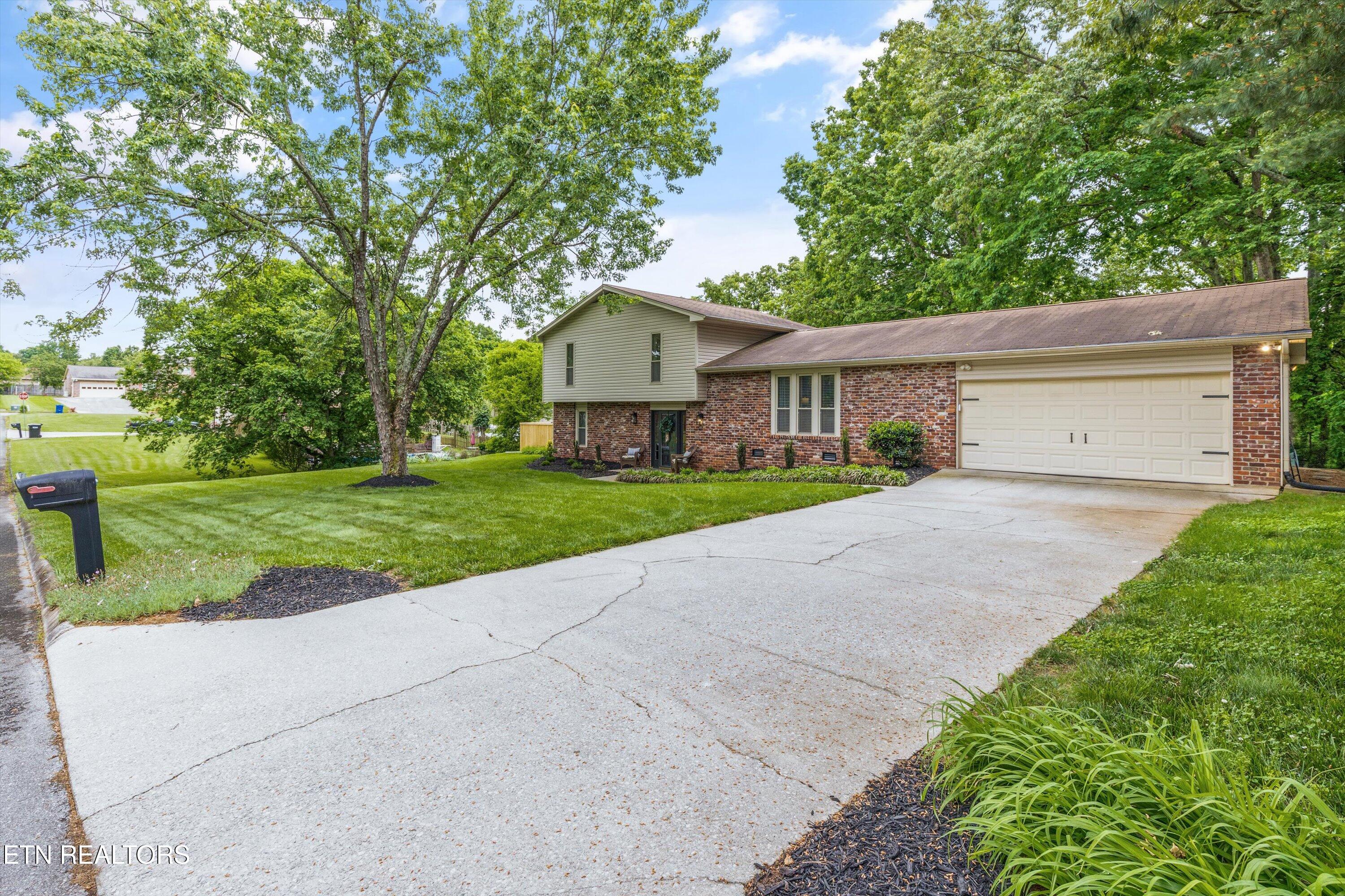 8804 Holles Lane Knoxville TN 37922