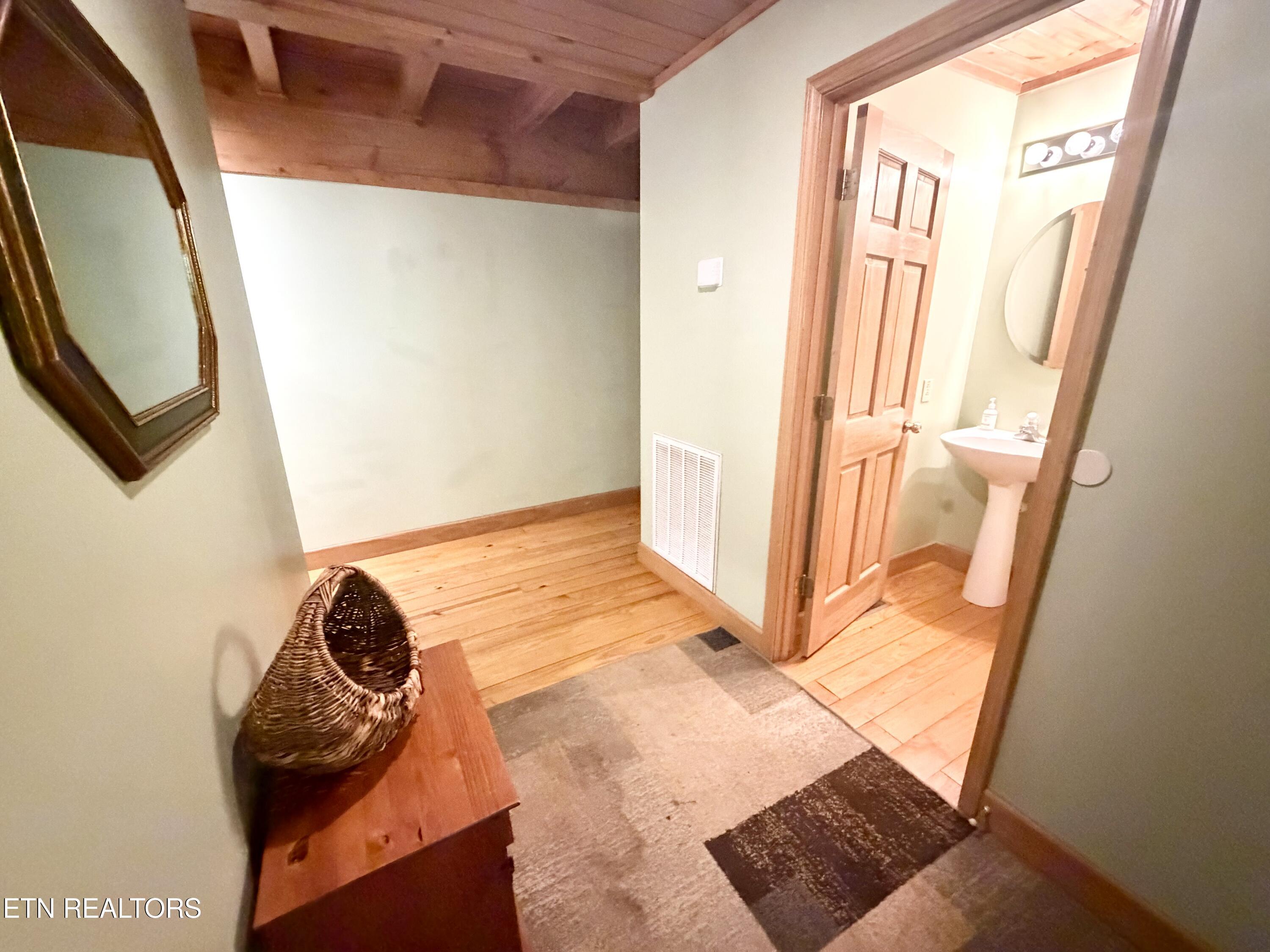 125 Shoreside Road New Tazewell TN 37825