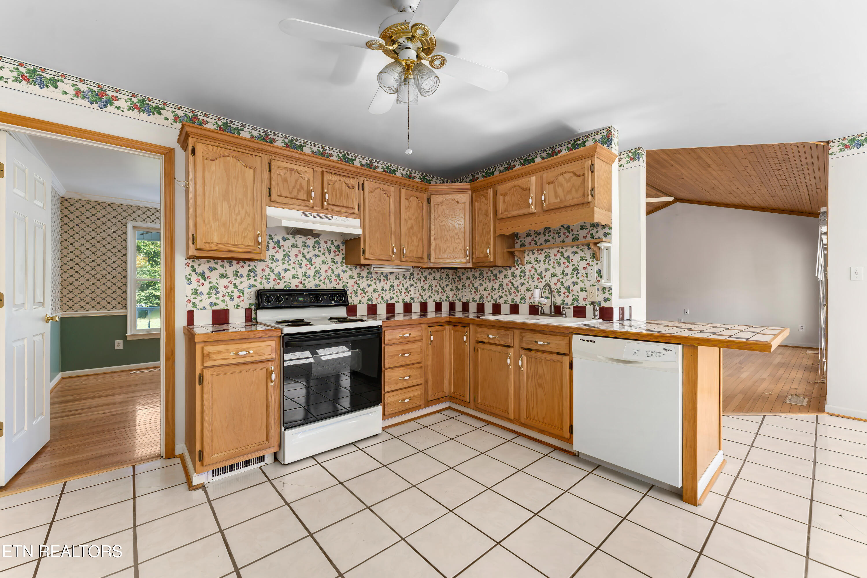 152 Andrews Lane Caryville TN 37714