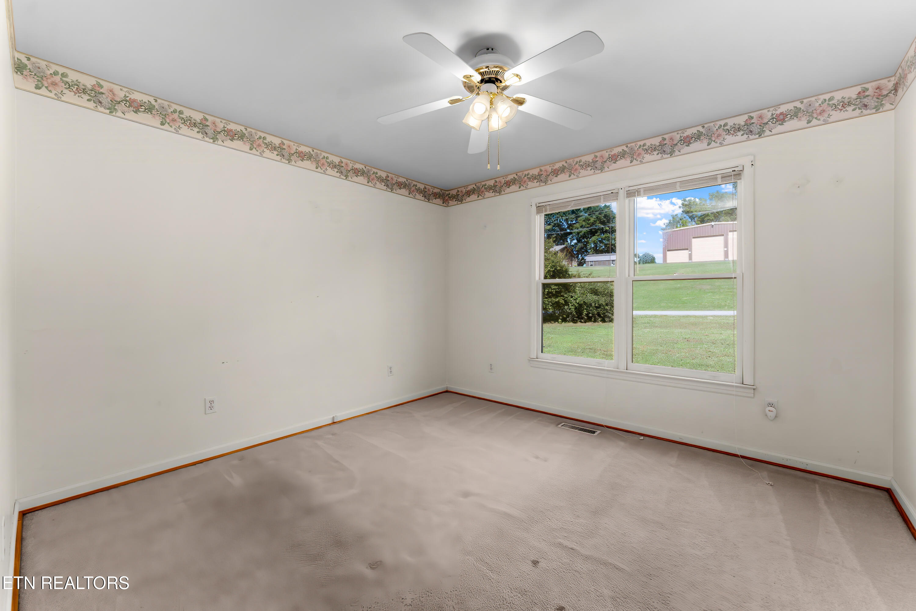 152 Andrews Lane Caryville TN 37714