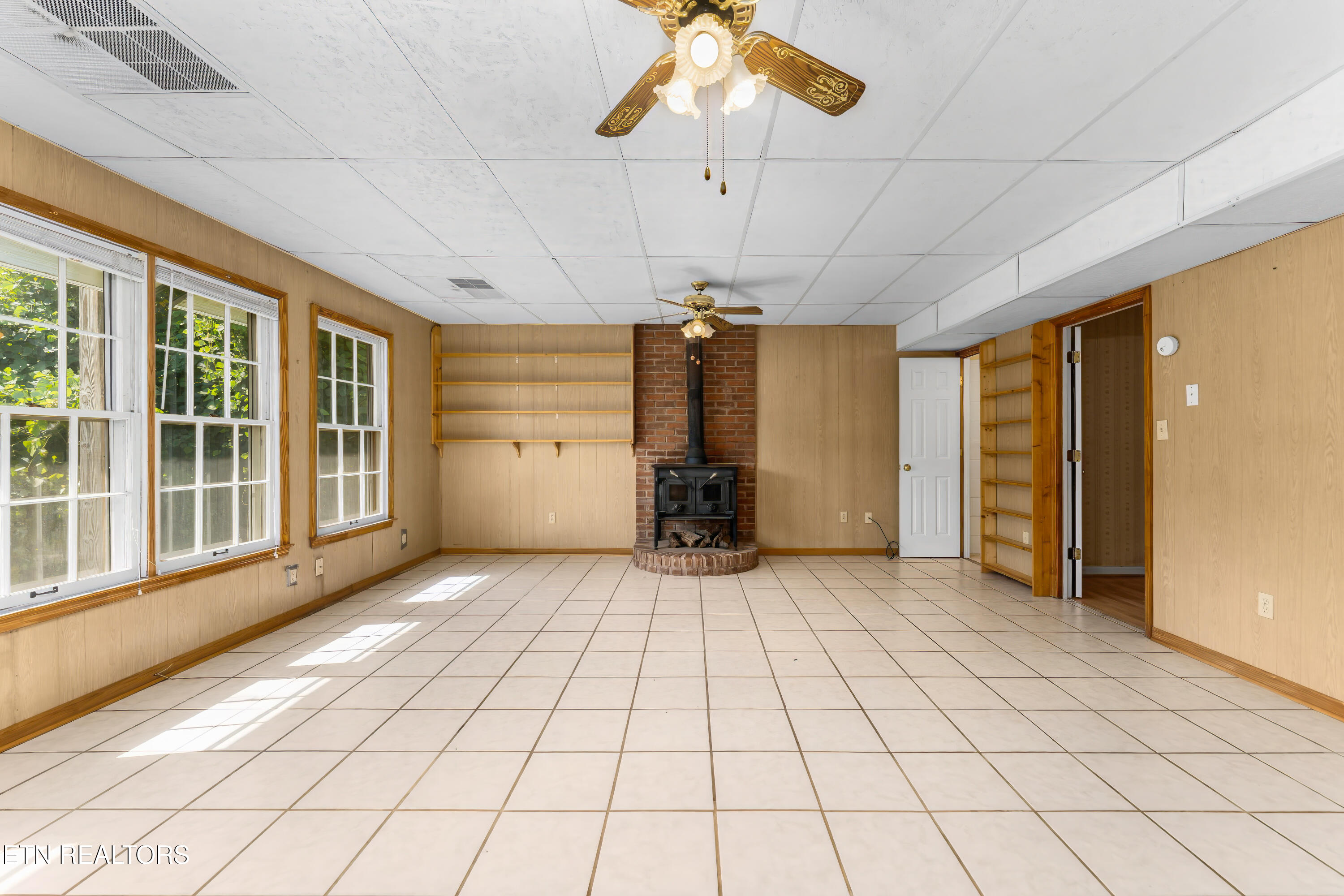 152 Andrews Lane Caryville TN 37714