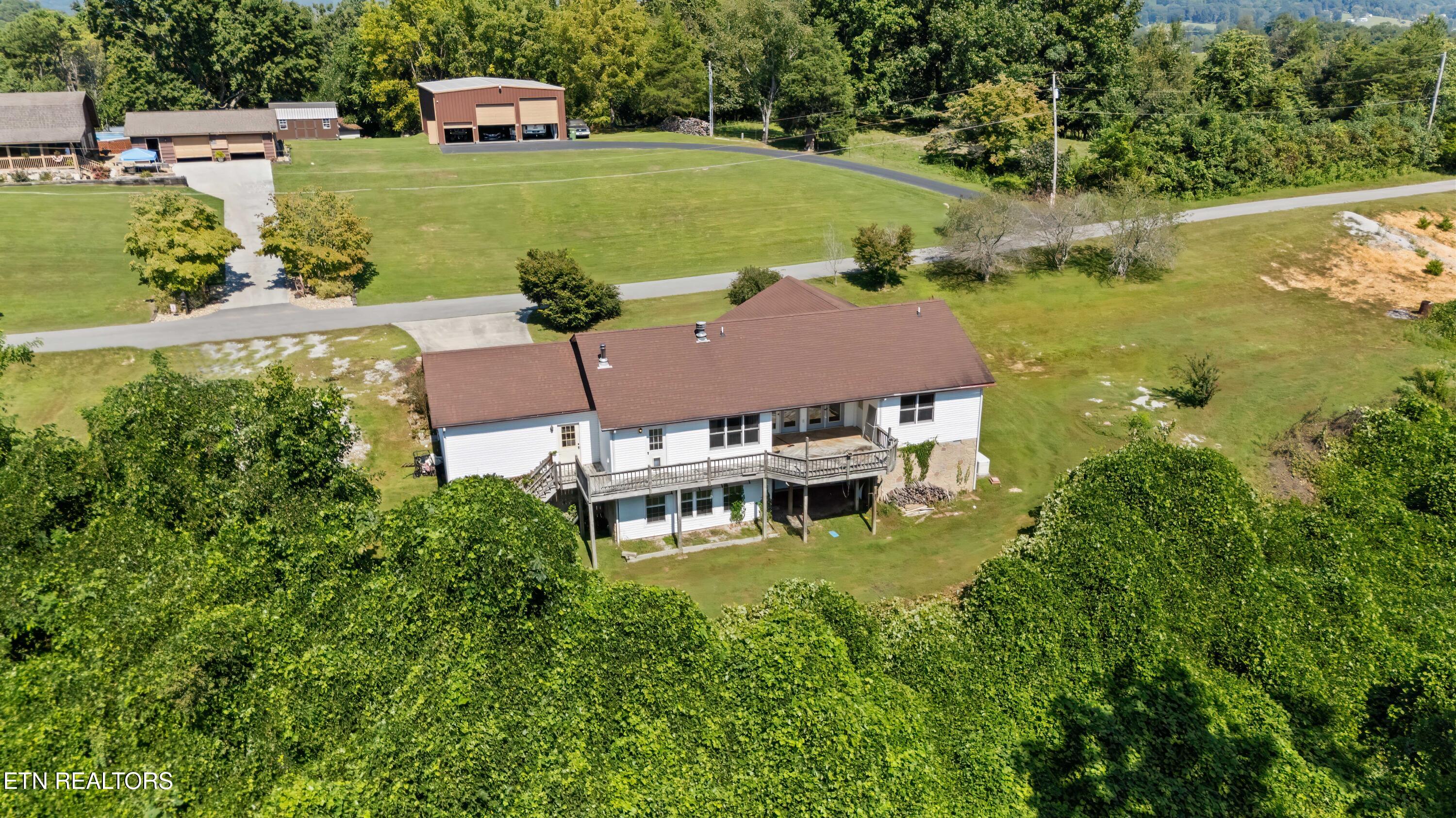 152 Andrews Lane Caryville TN 37714