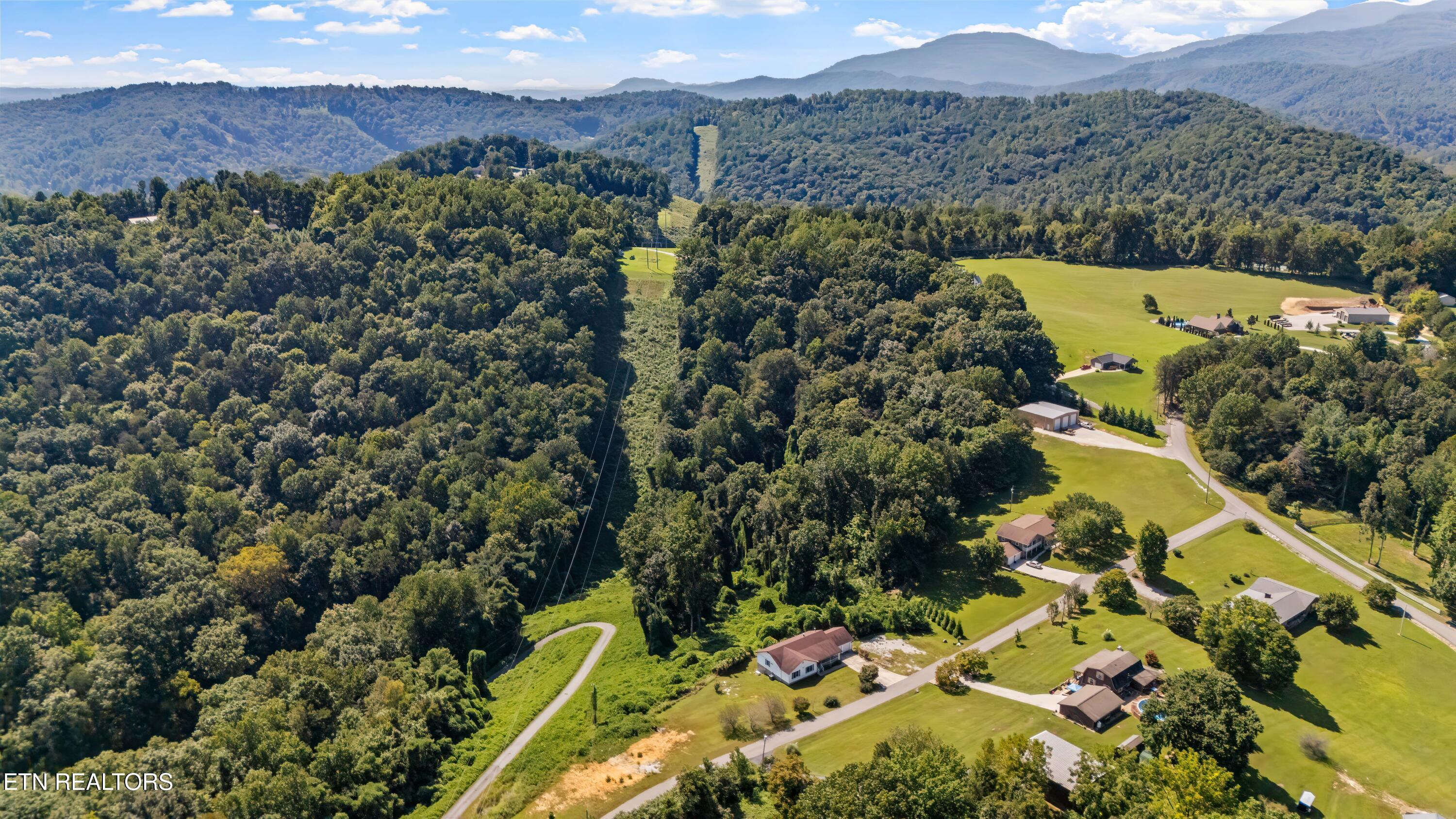 152 Andrews Lane Caryville TN 37714