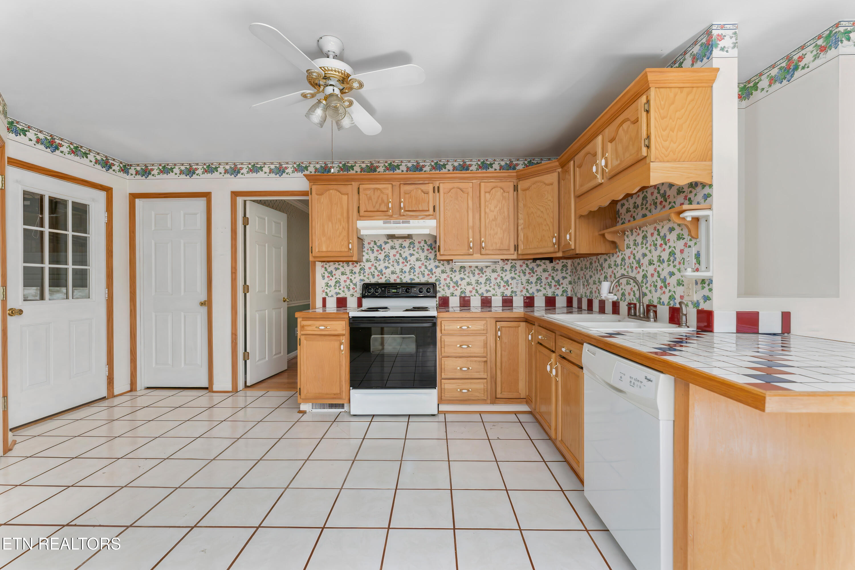 152 Andrews Lane Caryville TN 37714
