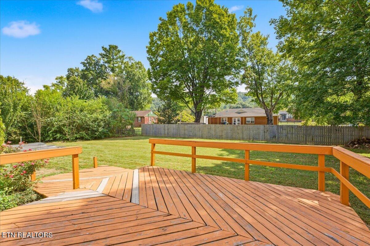2120 Sandra Drive Knoxville TN 37918