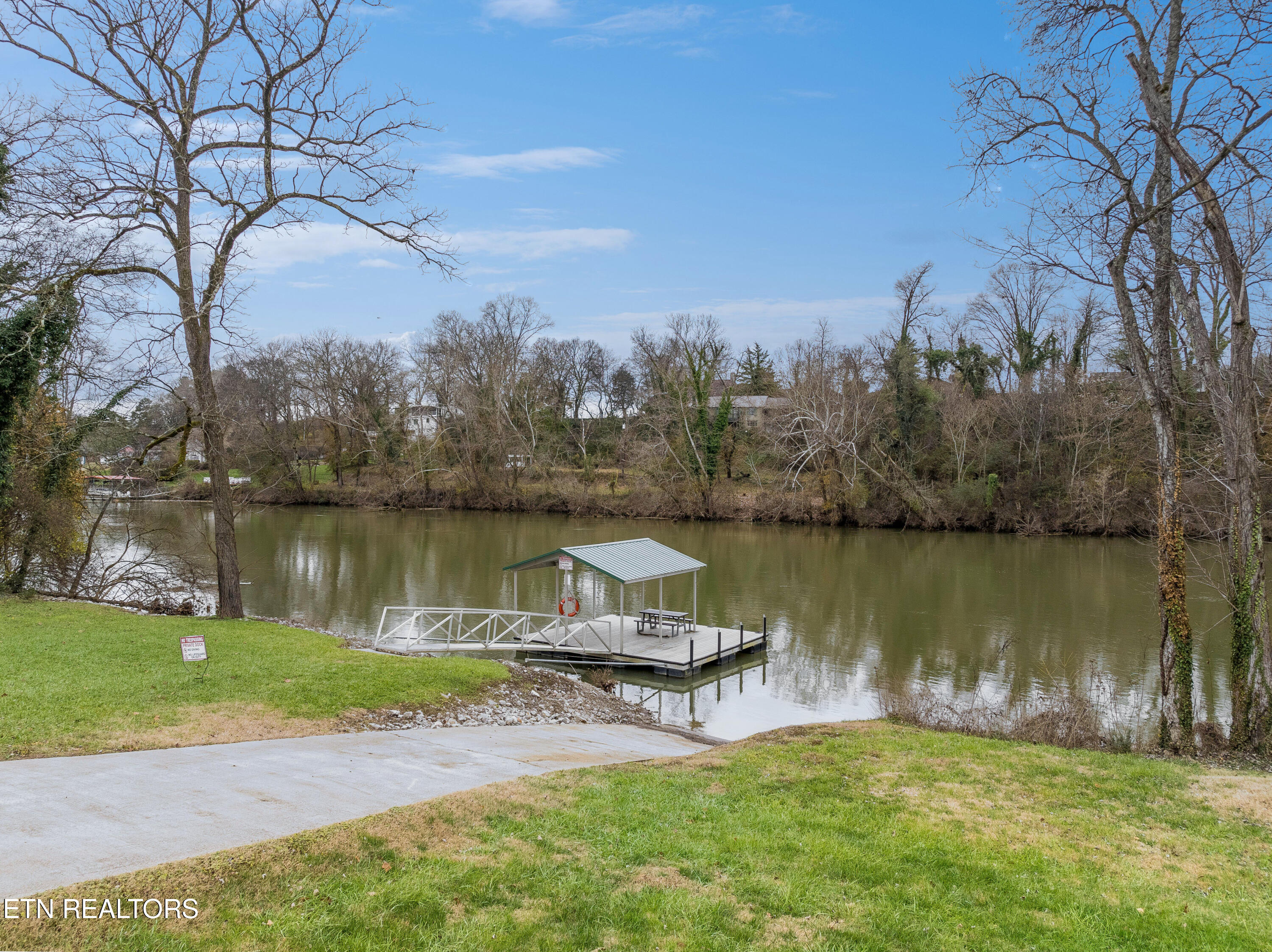 5518 English Holly Way Knoxville TN 37914