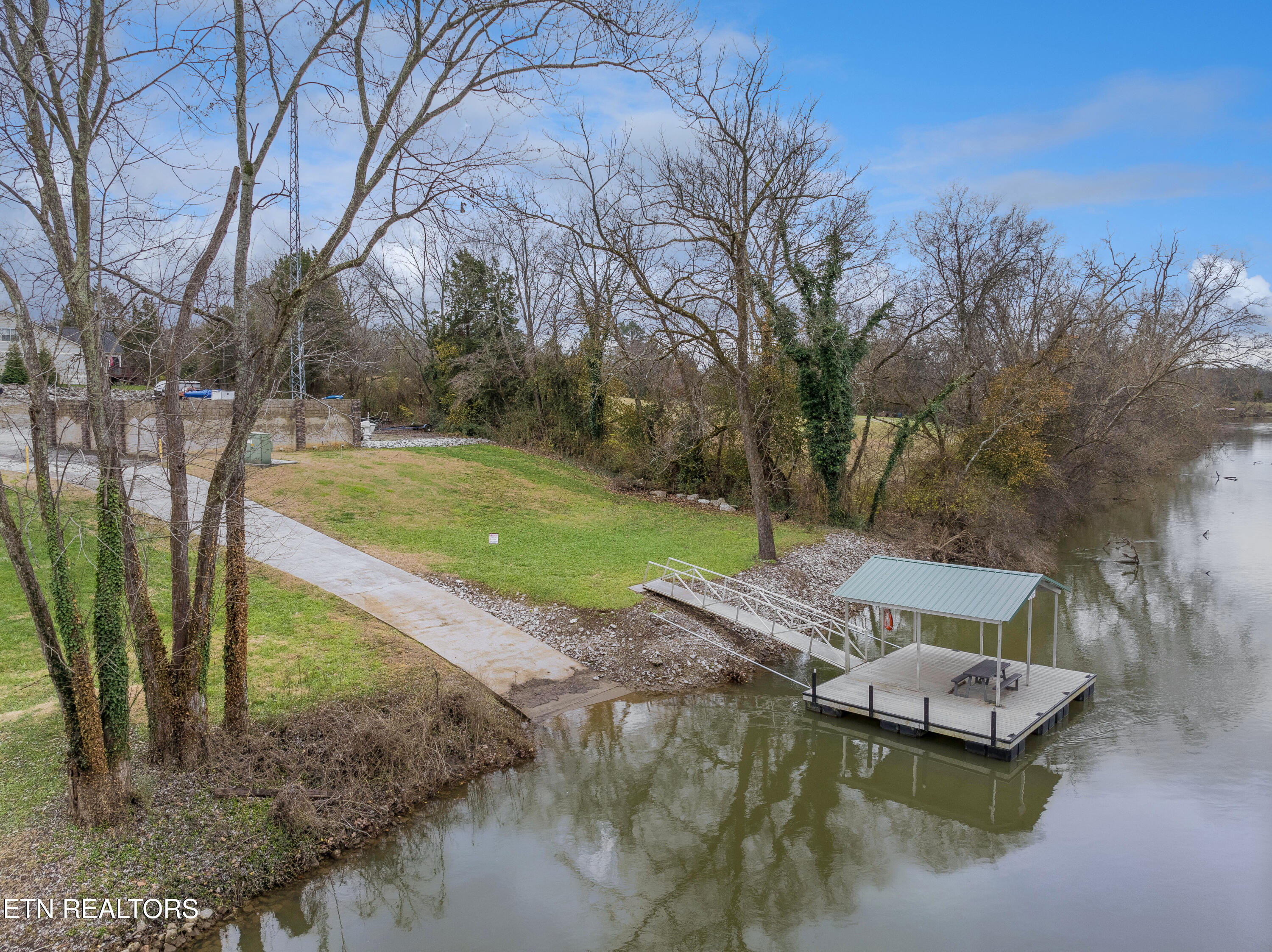 5518 English Holly Way Knoxville TN 37914