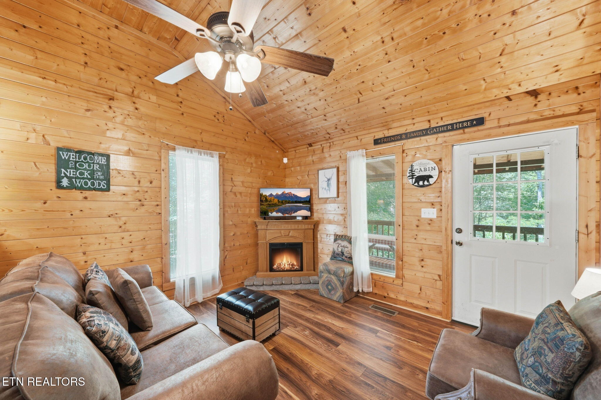 2230 Cove Creek Drive Sevierville TN 37862