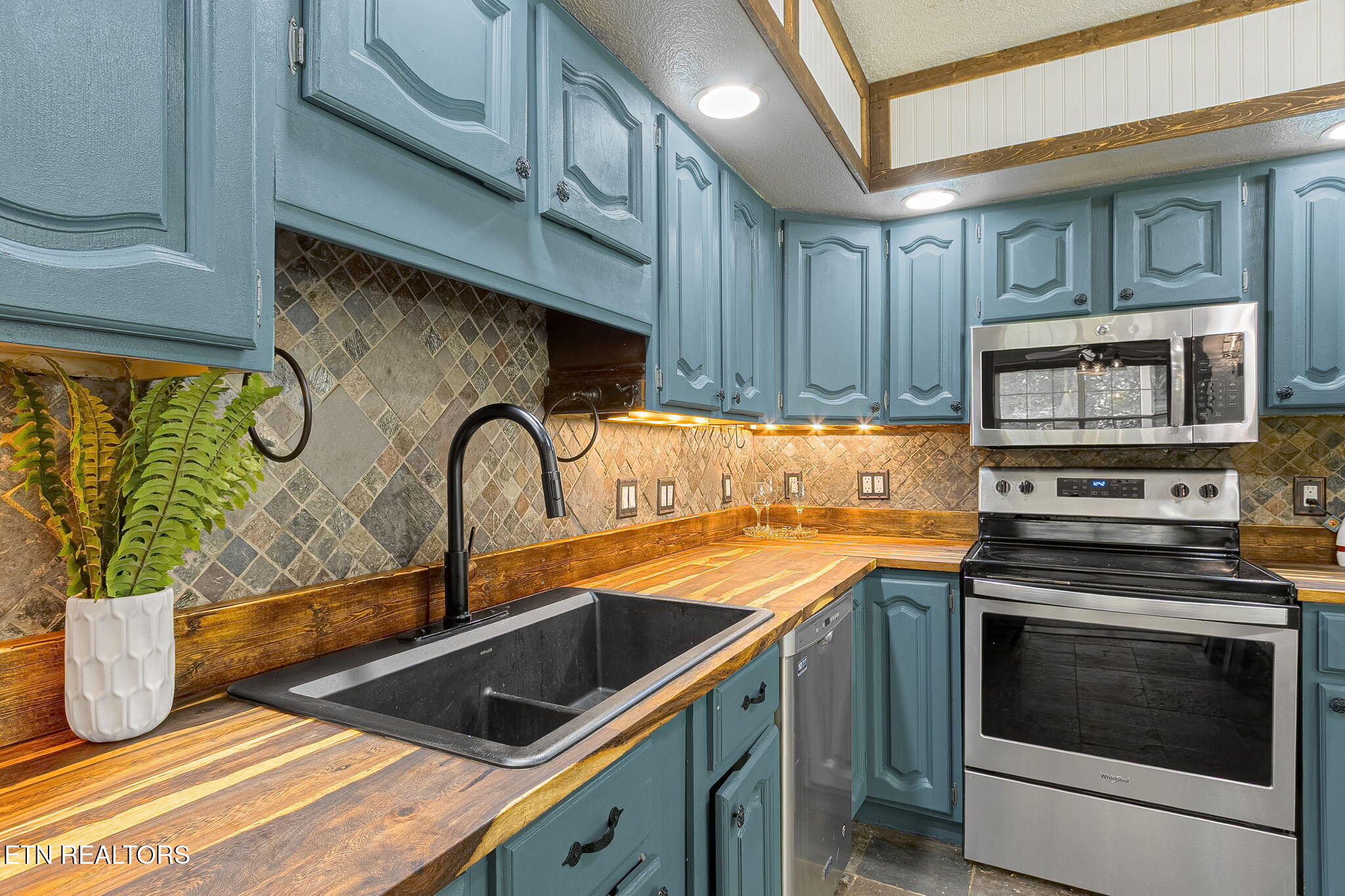 3708 Roberts Road Corryton TN 37721