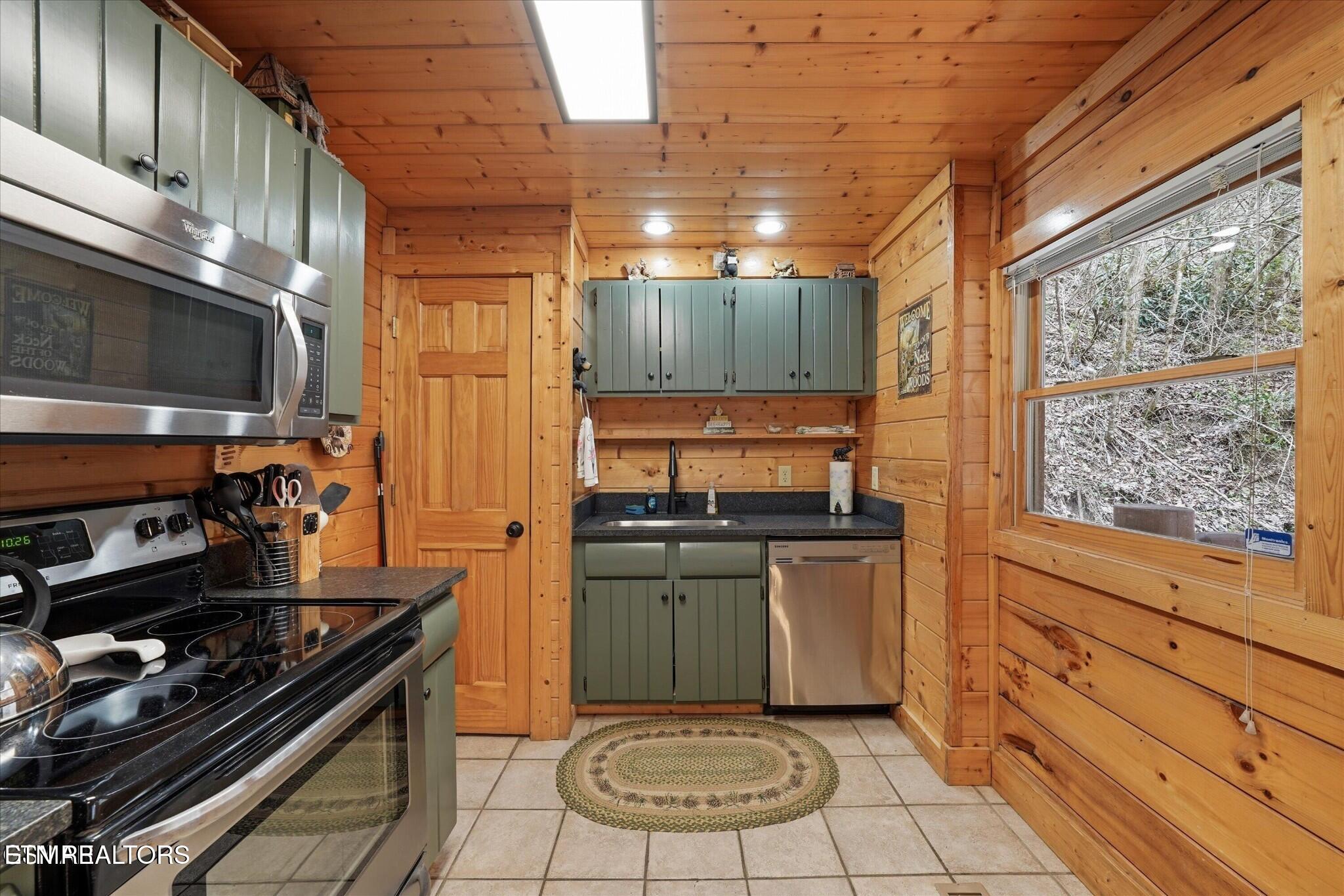 331 Caney Creek Road Pigeon Forge TN 37863