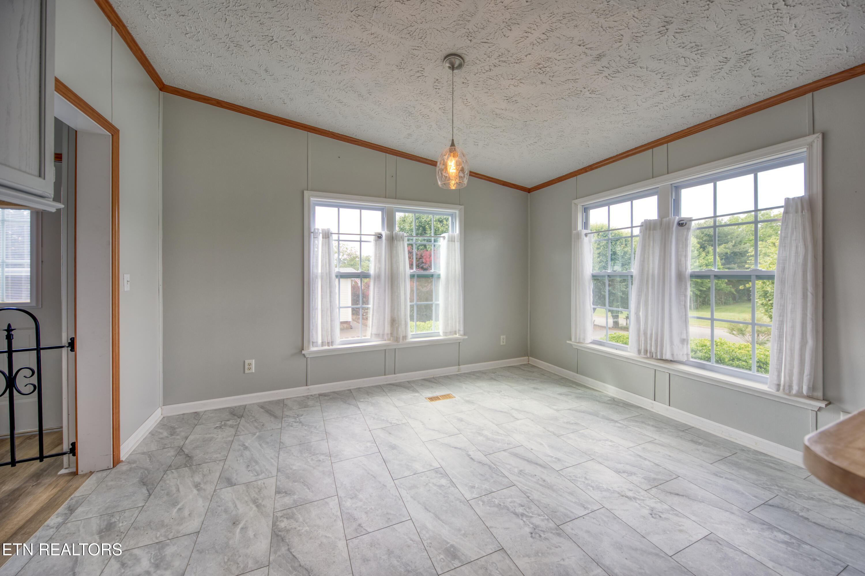 1112 Oakes Vista Lane Seymour TN 37865