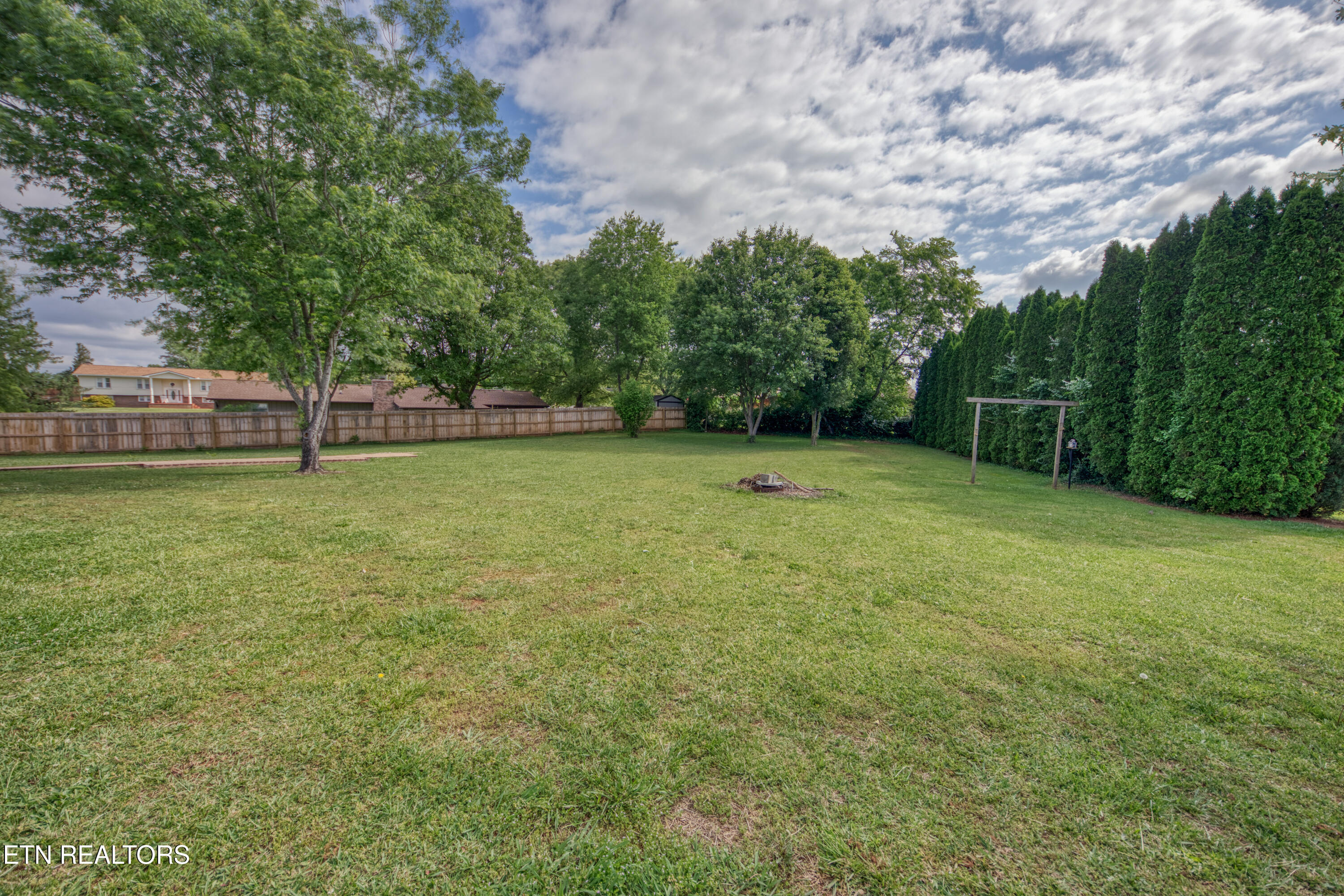 1112 Oakes Vista Lane Seymour TN 37865