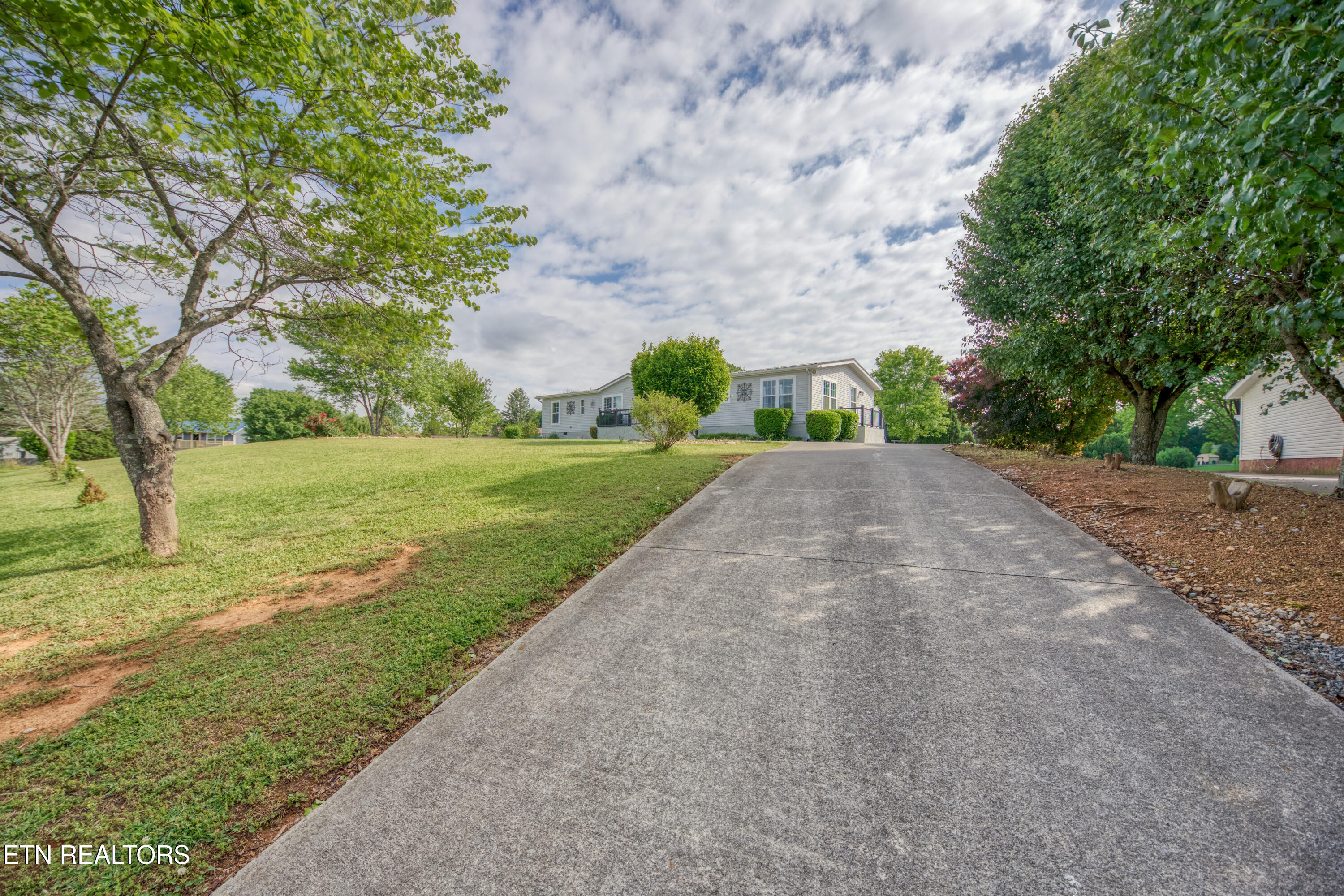 1112 Oakes Vista Lane Seymour TN 37865