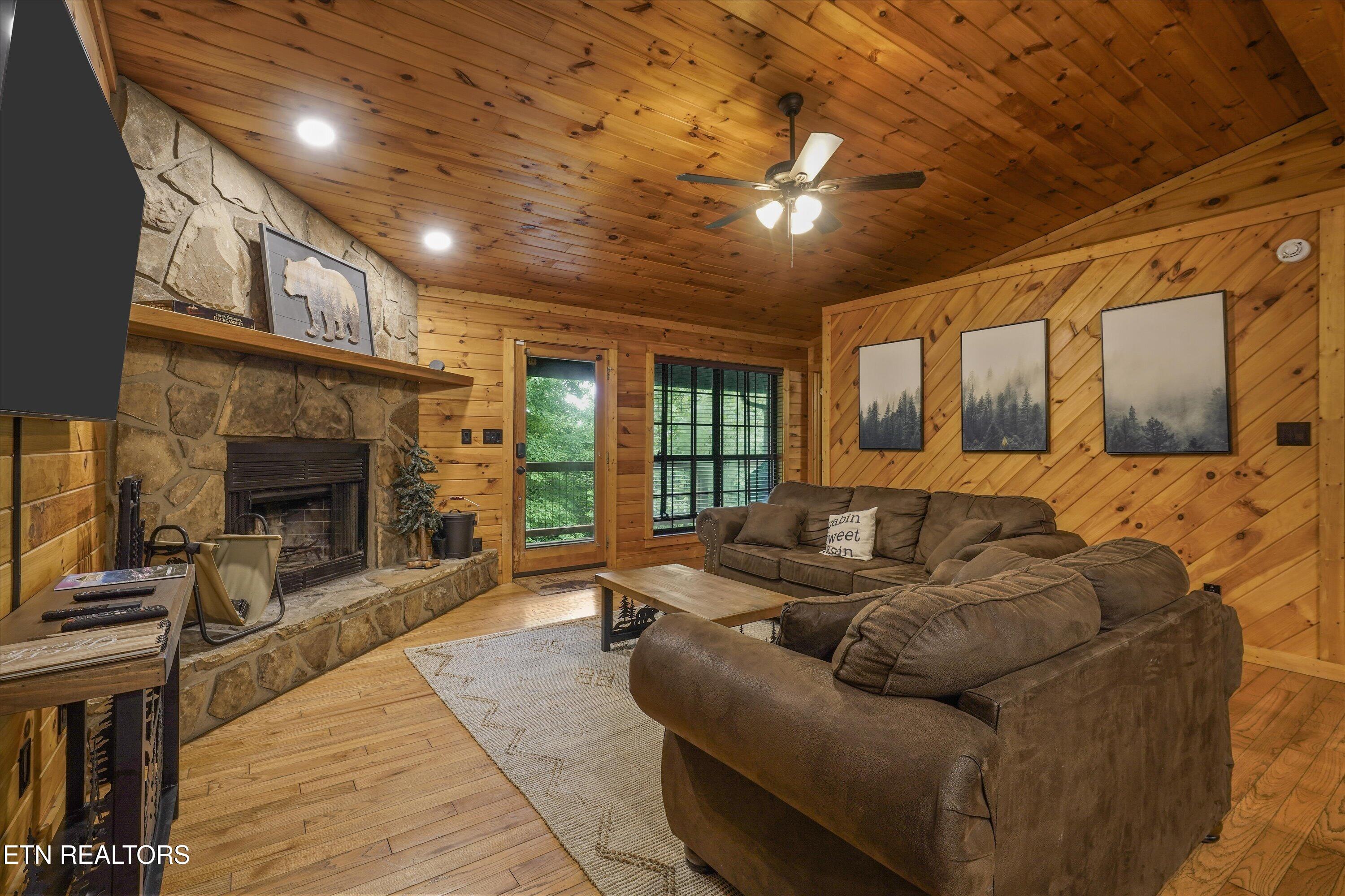 3856 Ravens Den Way Sevierville TN 37862
